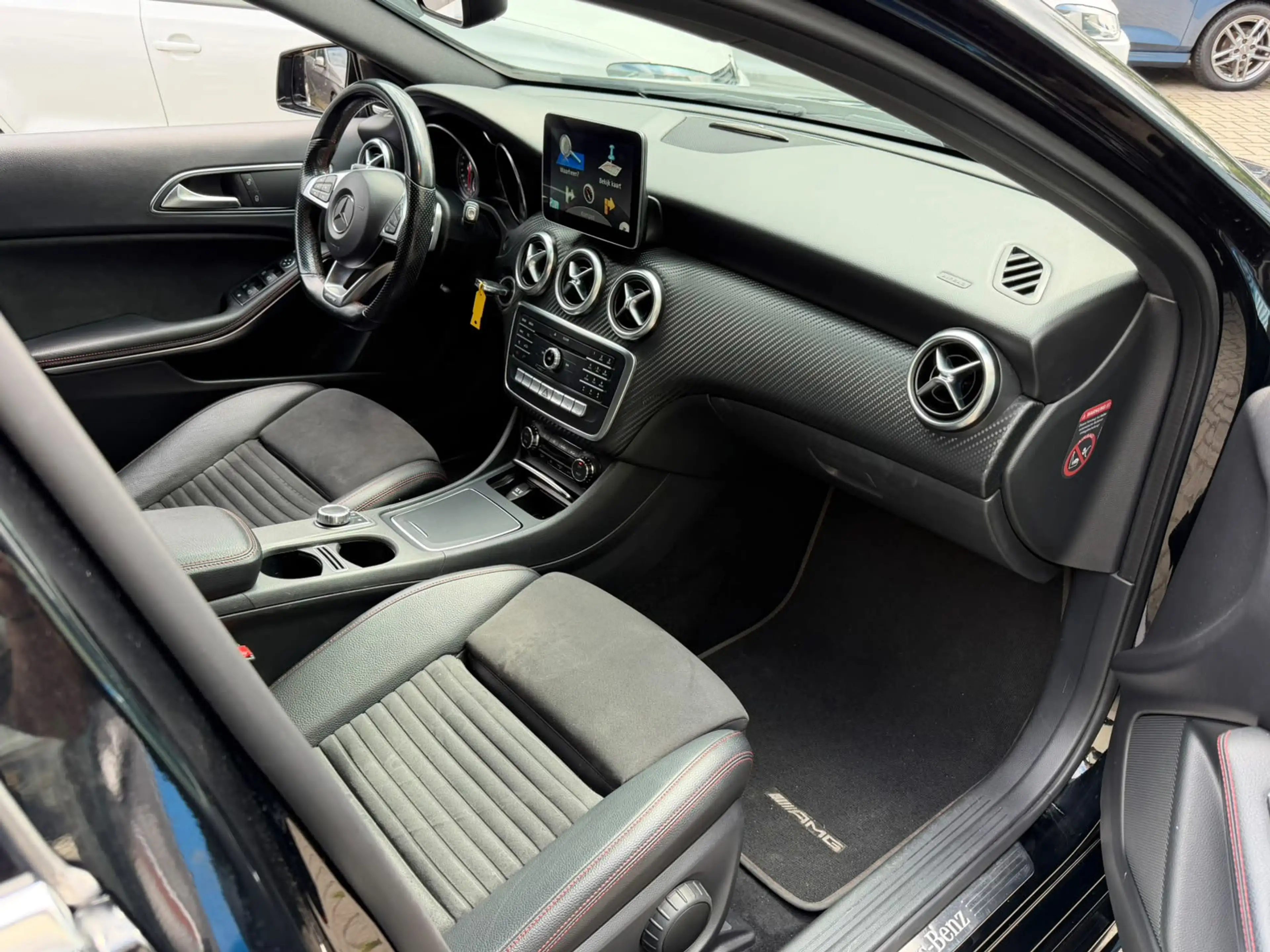 Mercedes-Benz A 220 Sport 4MATIC AMG Harman-Kardon — photo 14