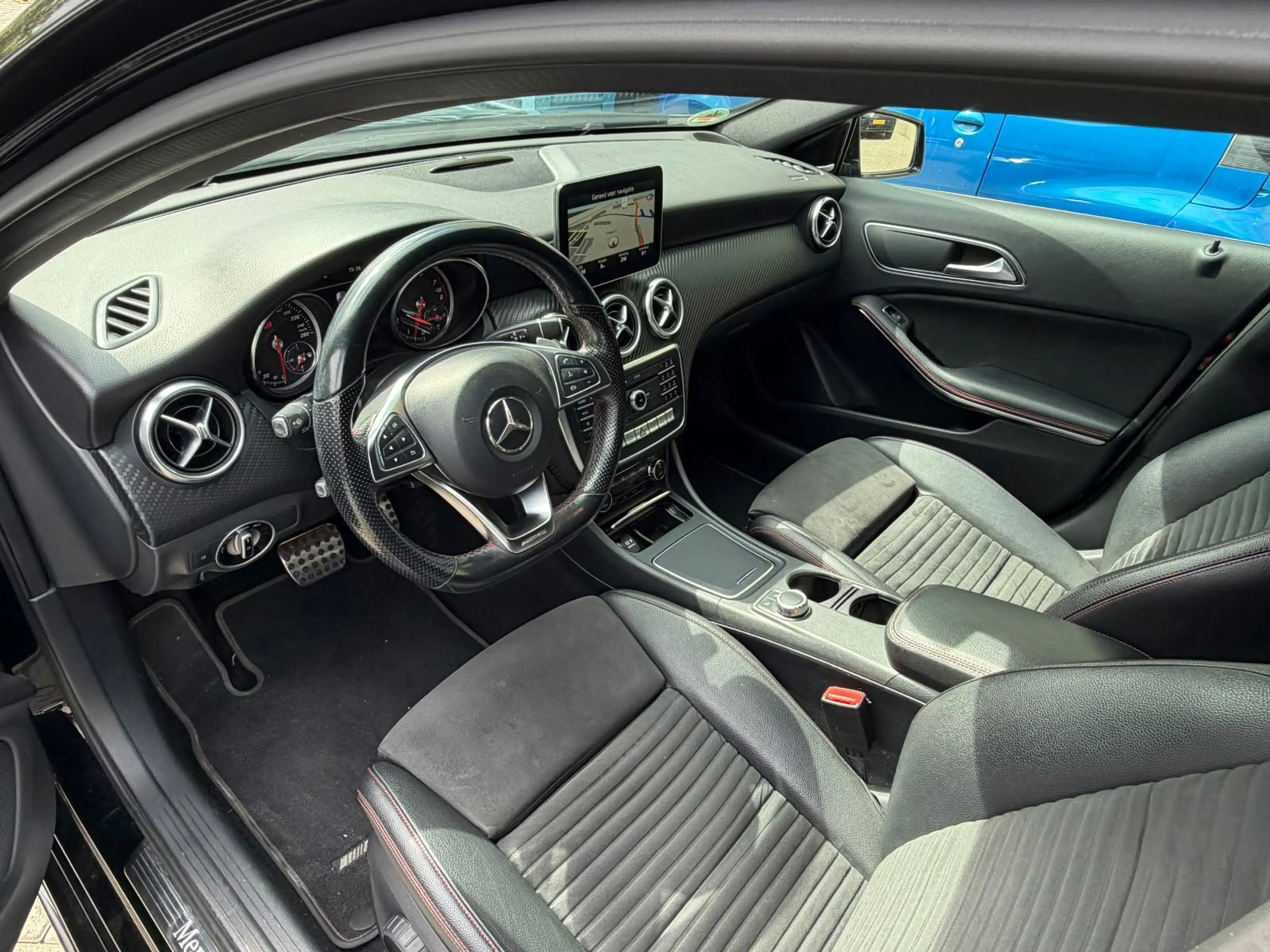 Mercedes-Benz A 220 Sport 4MATIC AMG Harman-Kardon — photo 7