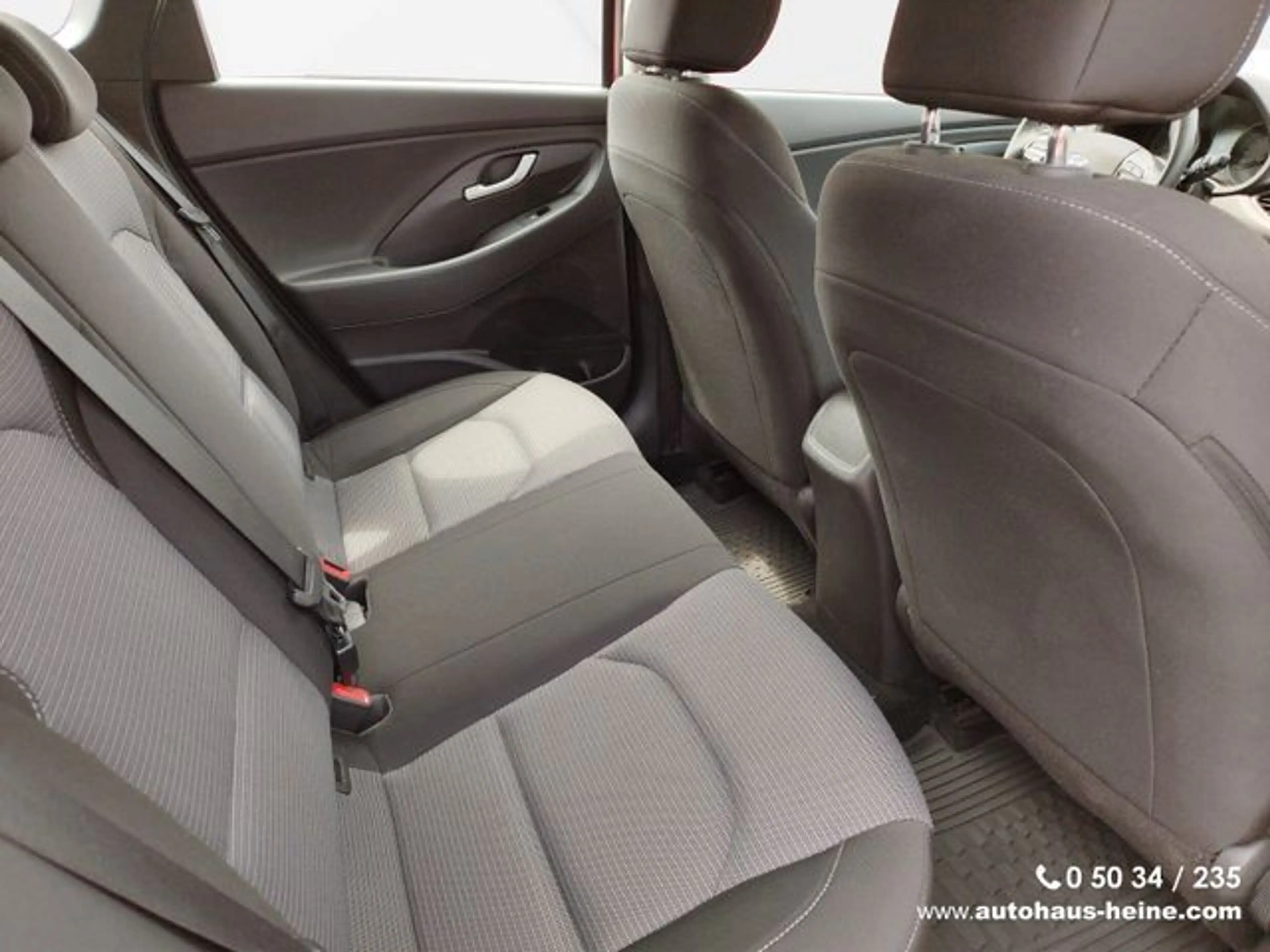 Hyundai i30 i30 Kombi Select Hybrid|Automatik|PDC|Allw. — photo 10