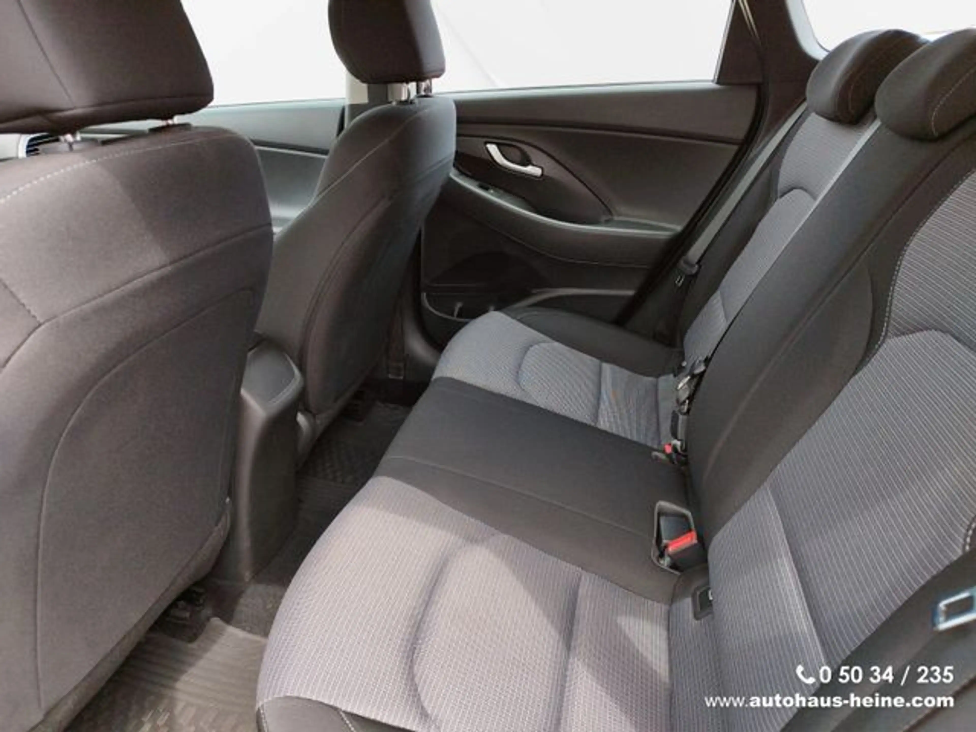 Hyundai i30 i30 Kombi Select Hybrid|Automatik|PDC|Allw. — photo 8