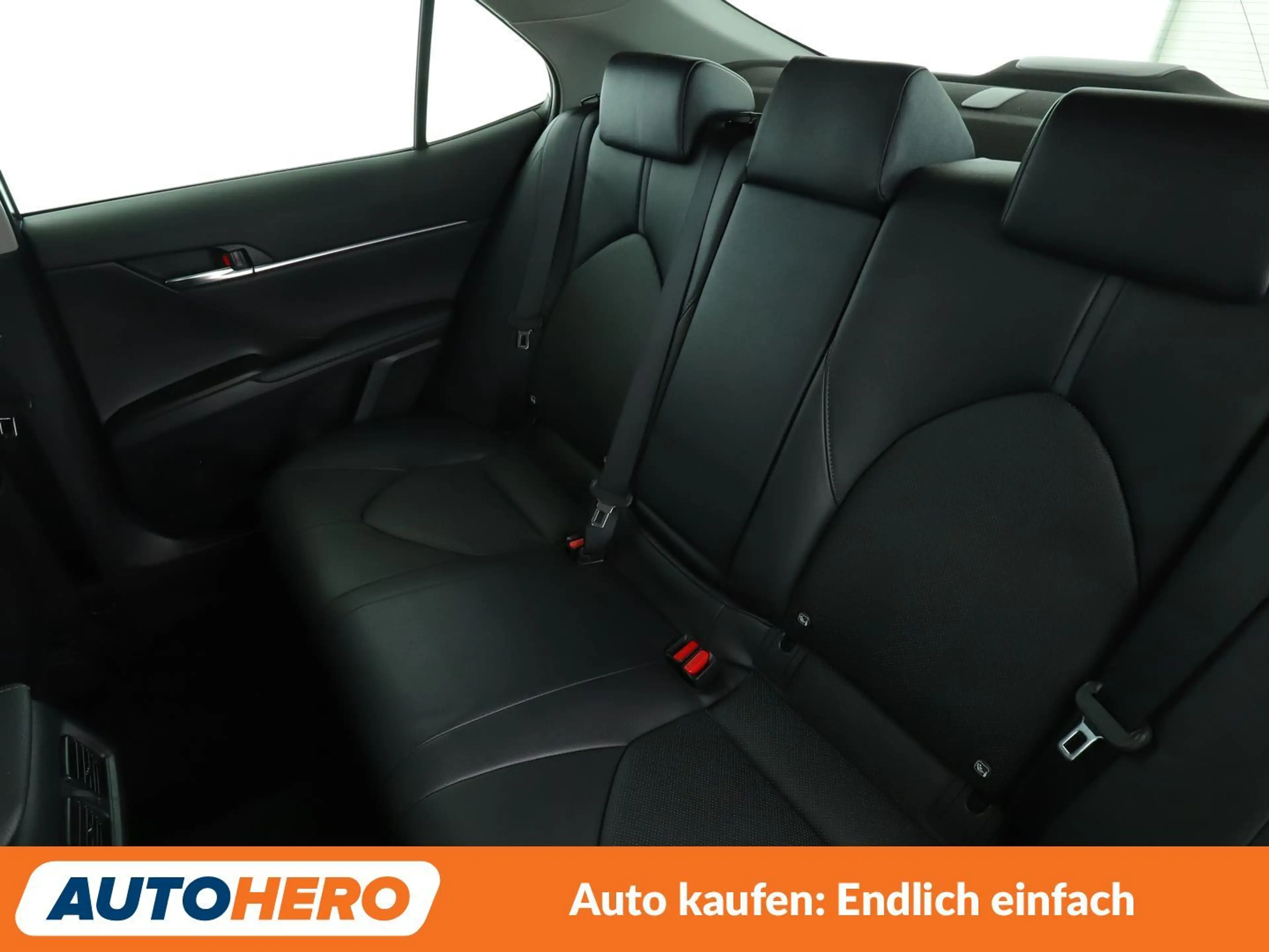 Toyota Camry 2.5 Hybrid Luxury Aut.*NAVI*TEMPO*CAM* — photo 14