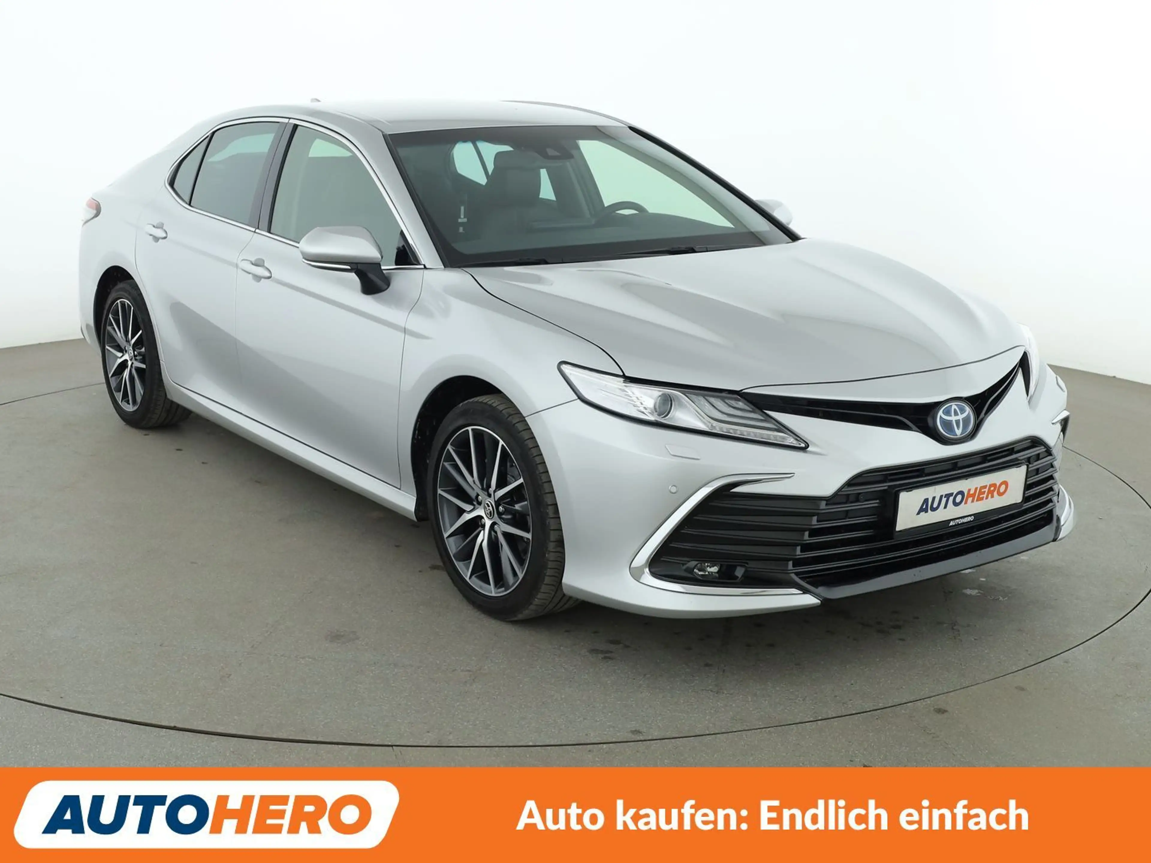 Toyota Camry 2.5 Hybrid Luxury Aut.*NAVI*TEMPO*CAM* — photo 8