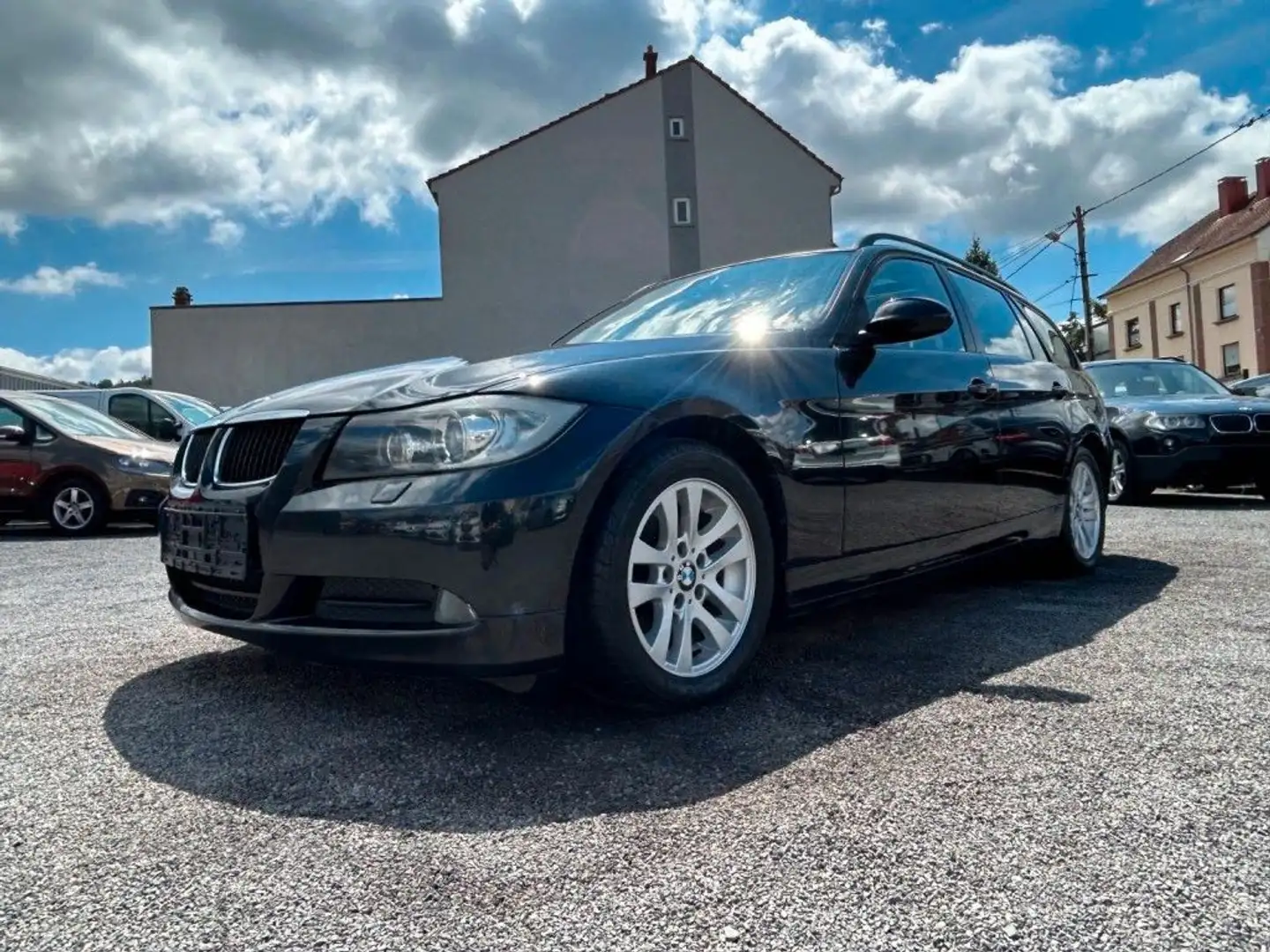 BMW 320 d TOURING KETTE NEU PANO + NAVI + XEN + SHZ Noir - 1