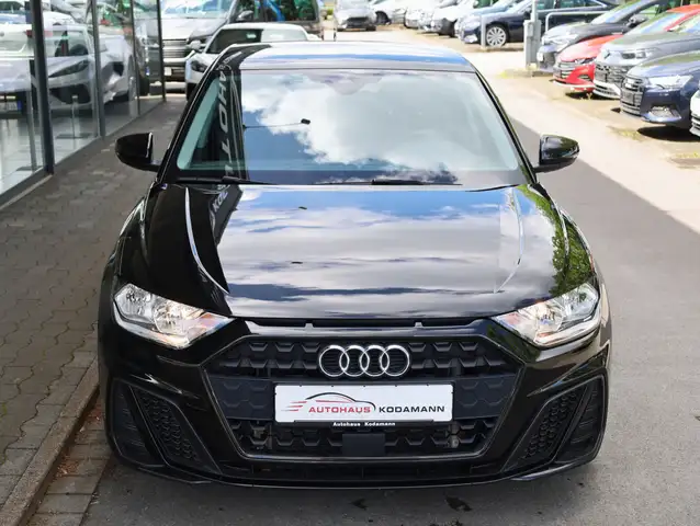 Audi A1 view 3