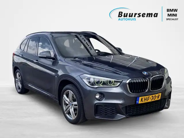 BMW X1 sDrive18i High Exec * Zwart Sportlederen interieur