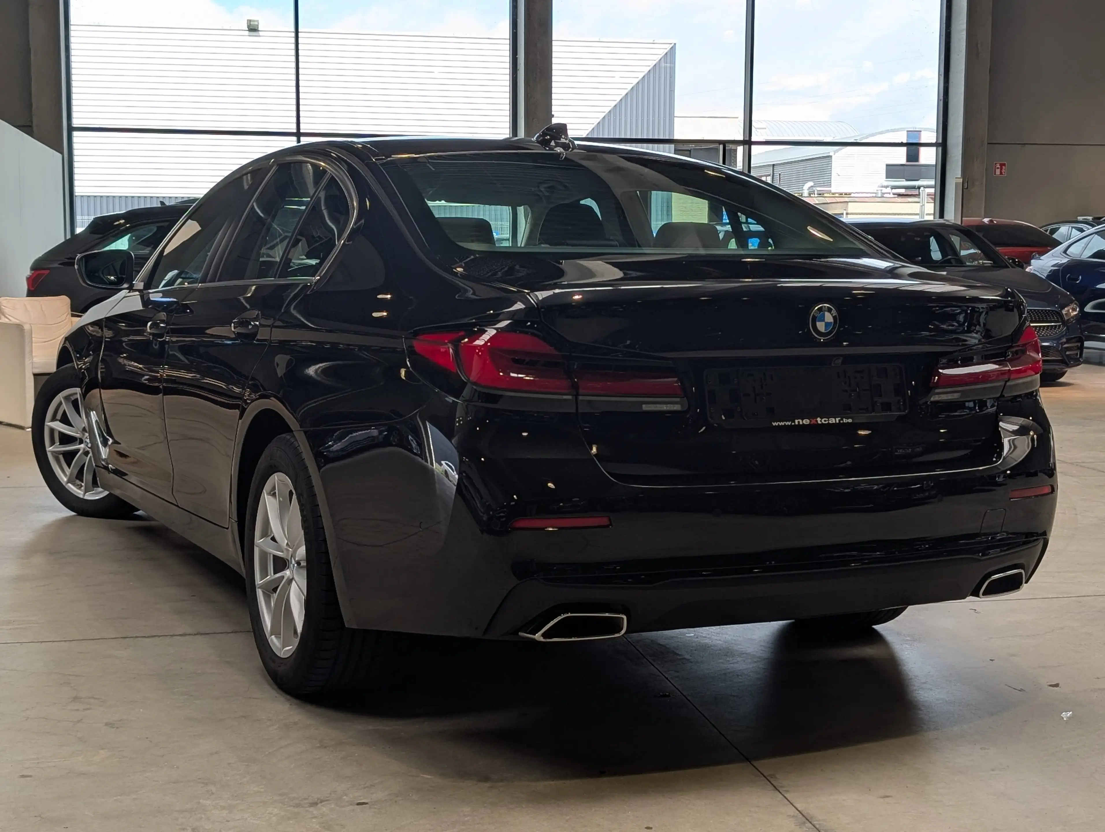 BMW 518 dA Berline **CUIR SPORT-FULL LED-NAVI-PARKING-CAMERA** — photo 4