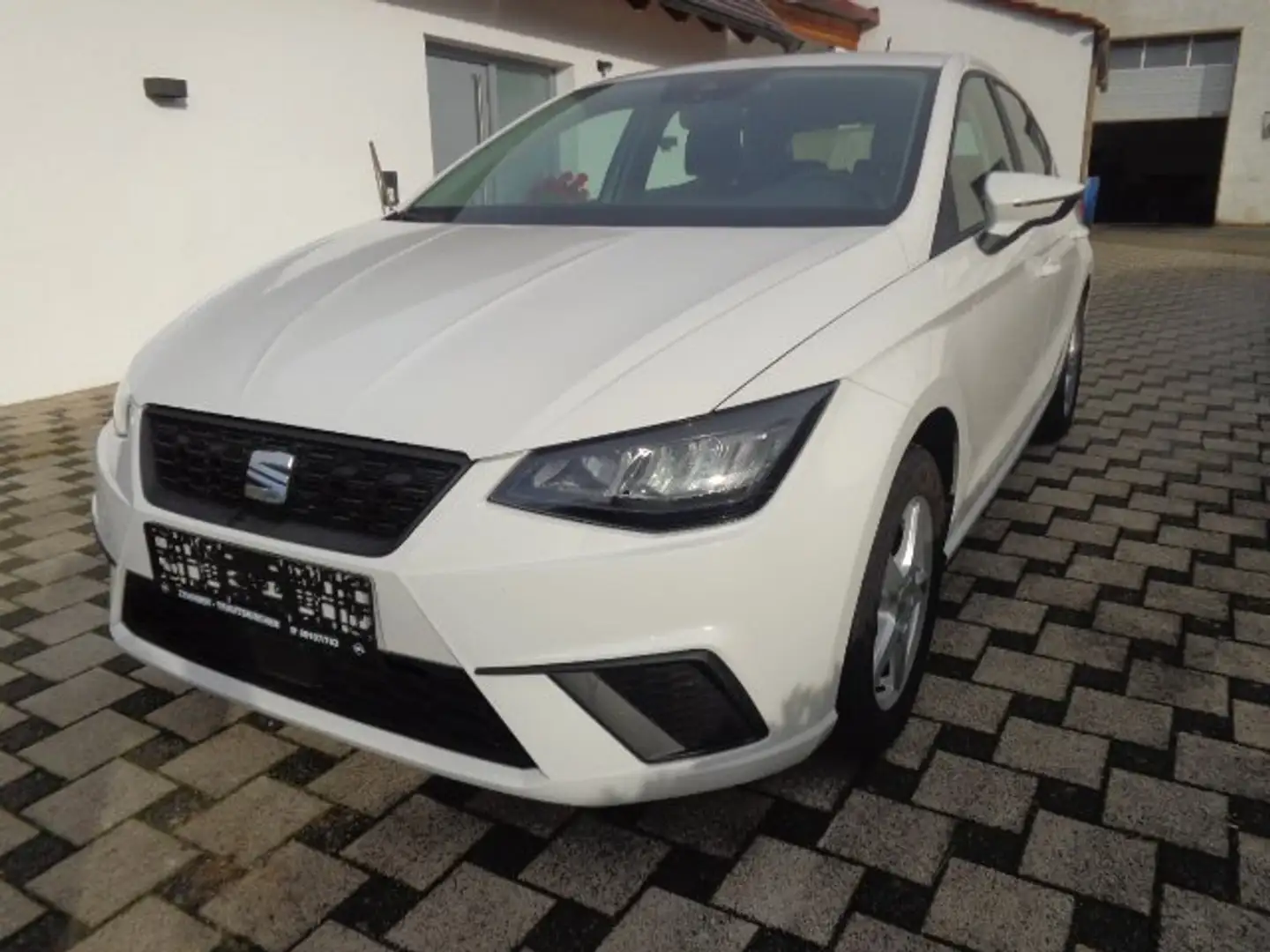SEAT Ibiza Reference Weiß - 2