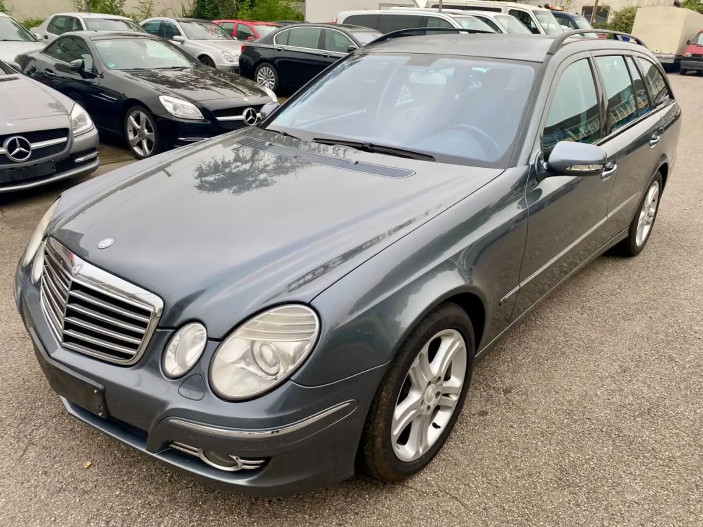 Mercedes-Benz E 200 CDI T-Modell Avantgarde Leder Navi Aut 2Hd Grau - 1
