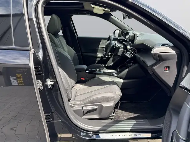 Peugeot 2008 view 13