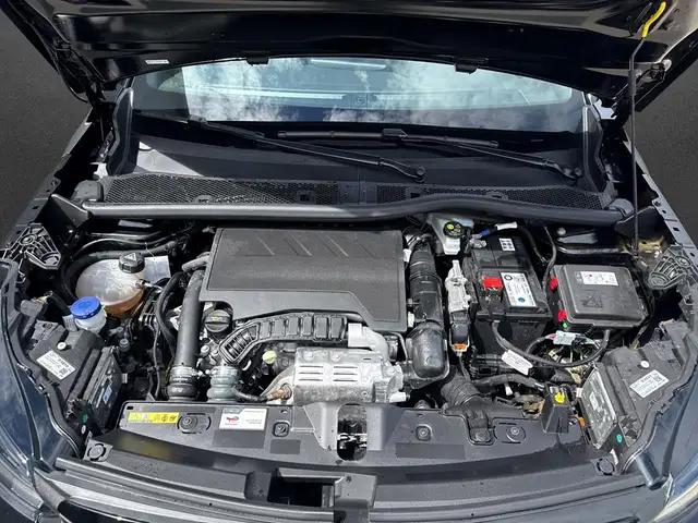 Peugeot 2008 view 8