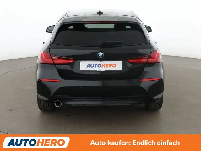 BMW 1 Series view 5