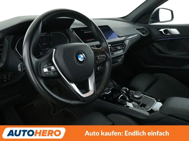 BMW 1 Series view 11