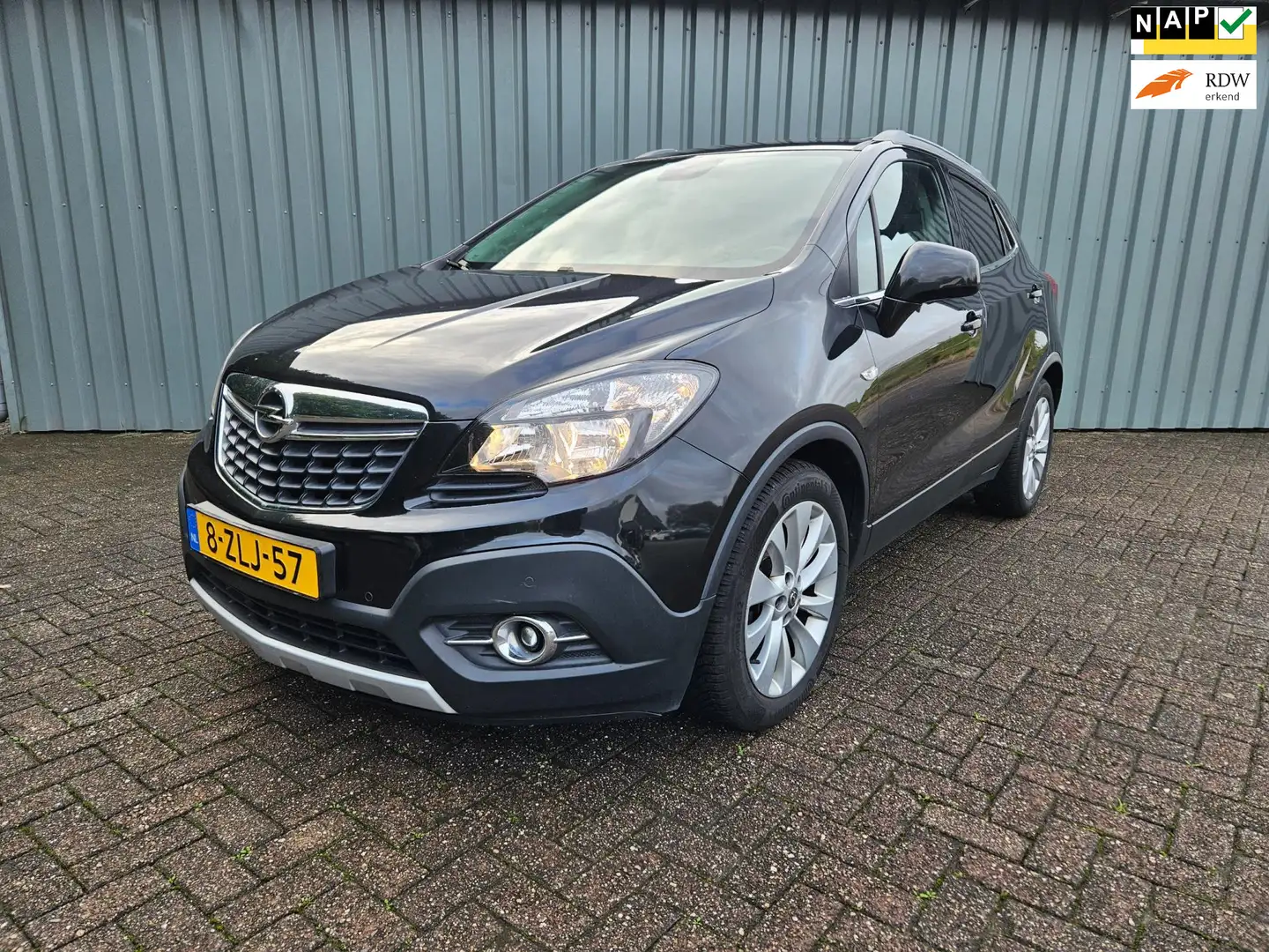 Opel Mokka 1.4 T Cosmo Navi Camera Leer dak Zwart - 1