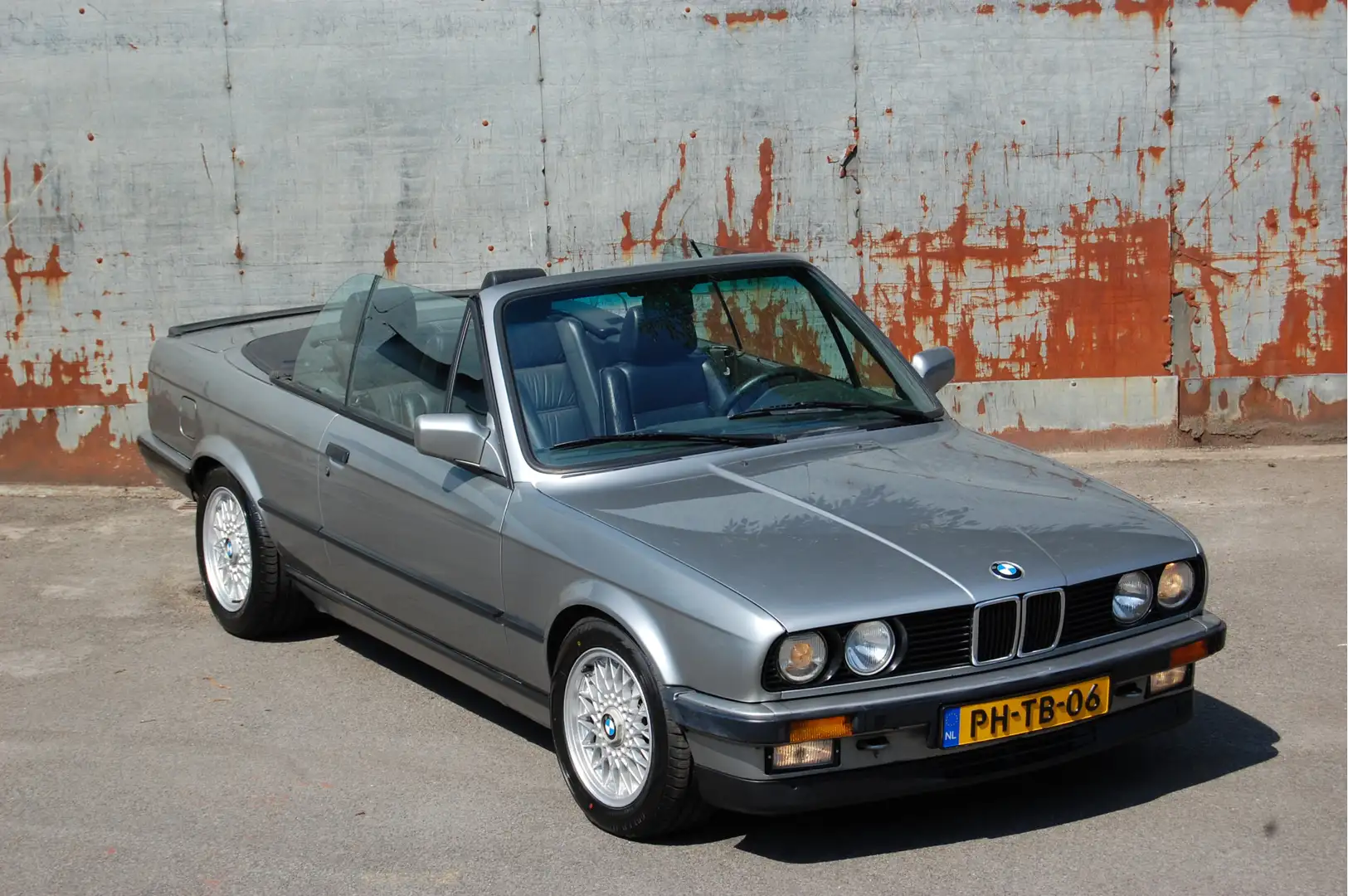 BMW 325 3-serie Cabrio 325i E30 / Handbak / 15" BBS / 169D Grijs - 2