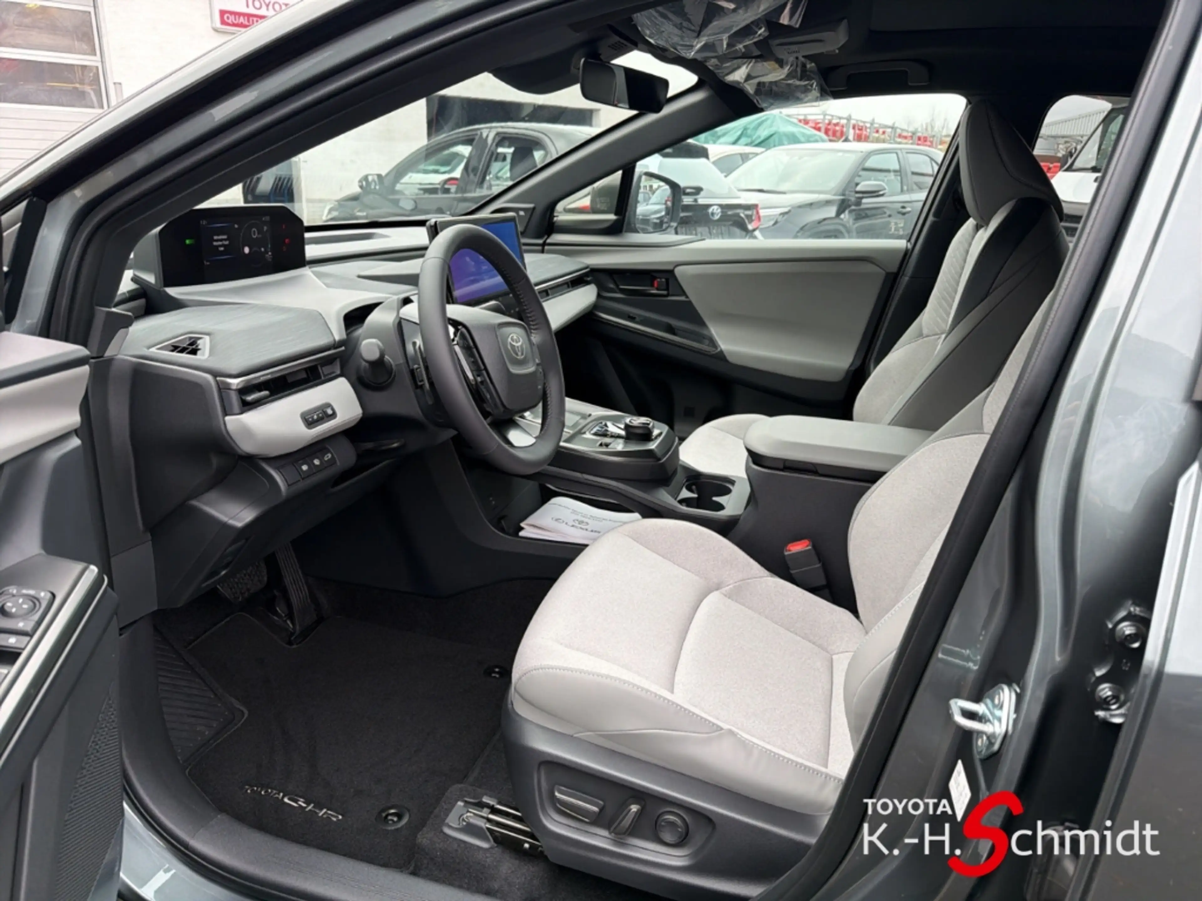 Toyota C-HR + BEV 2 4x4 Lounge ECV El. Fondsitzverst. Digitale — photo 7