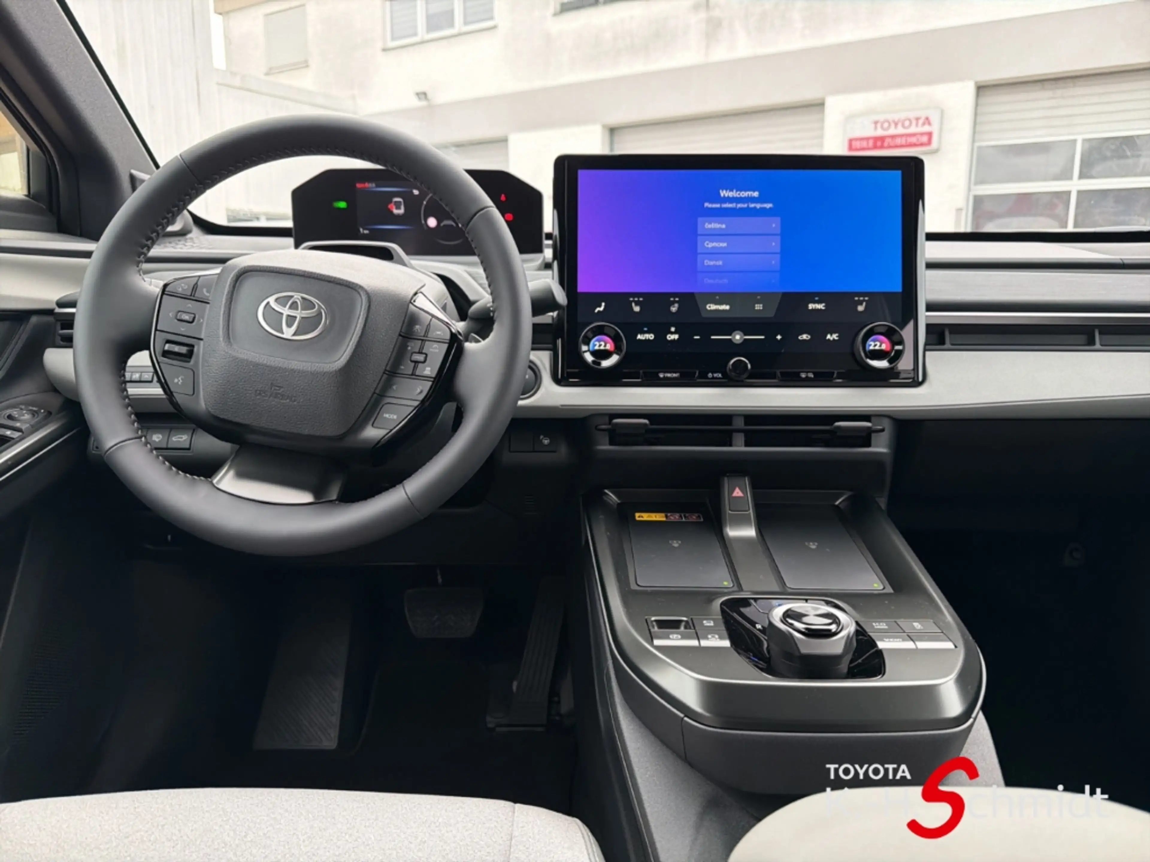 Toyota C-HR + BEV 2 4x4 Lounge ECV El. Fondsitzverst. Digitale — photo 8