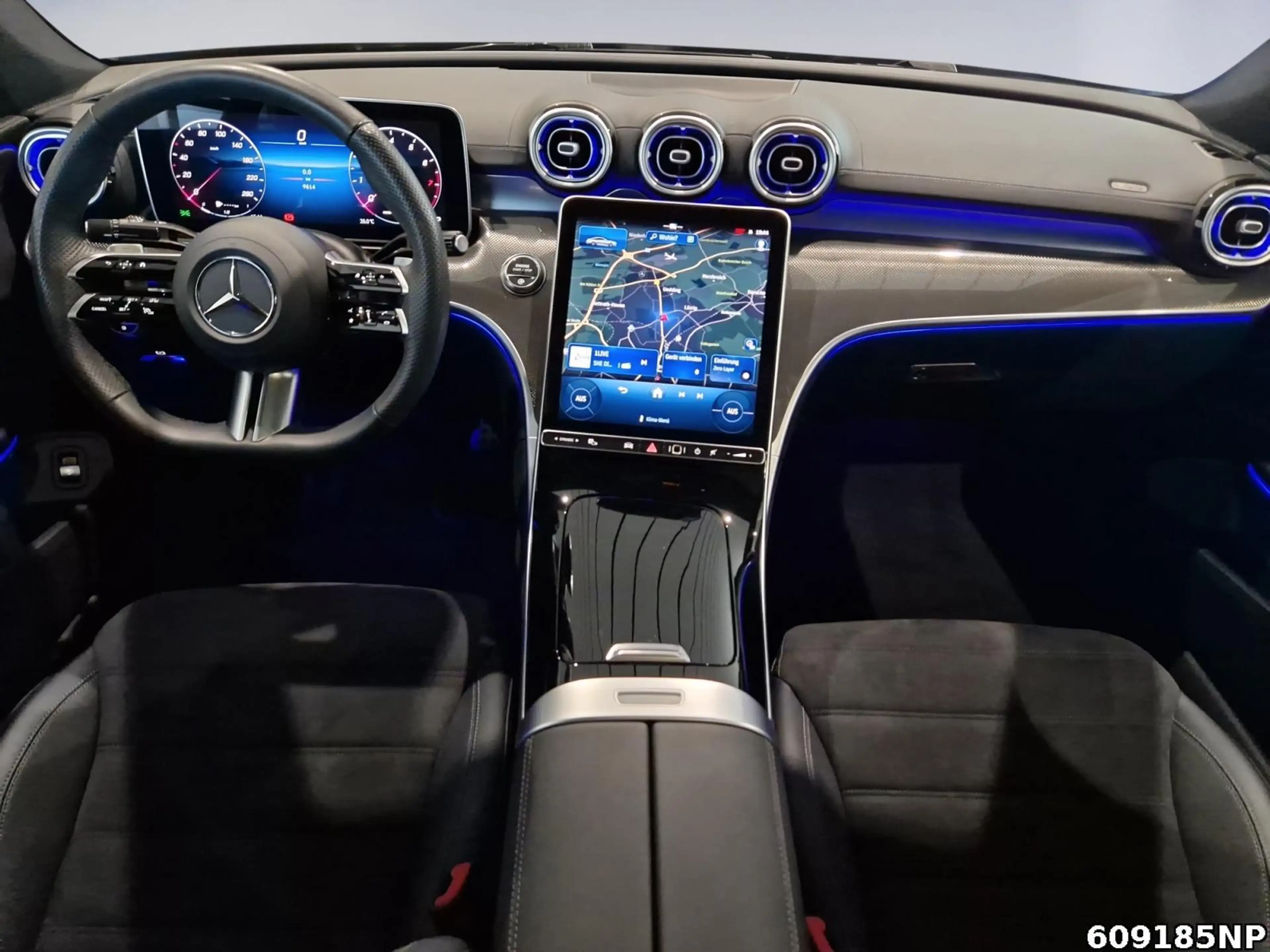 Mercedes-Benz CLE 300 4M AMG Coupé Panorama DIGITAL LIGHT 360° — photo 7