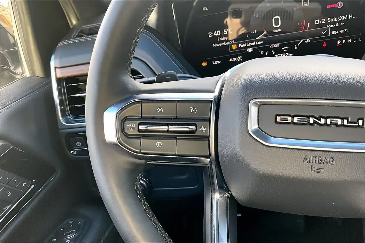 GMC Yukon снимка GMC Yukon