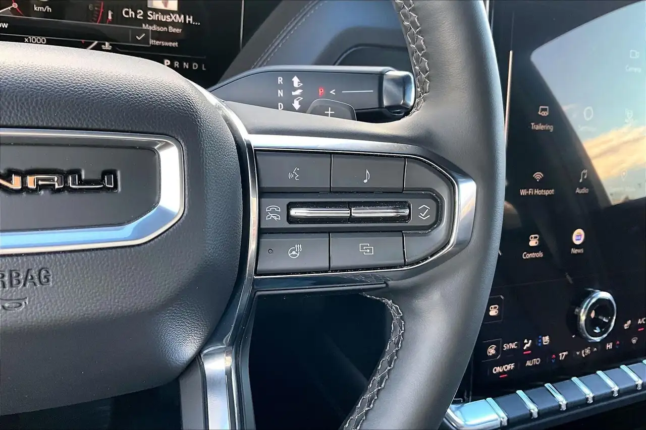 GMC Yukon снимка GMC Yukon