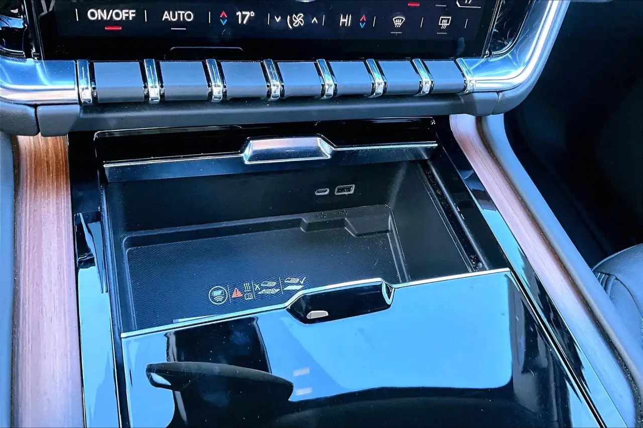 GMC Yukon снимка GMC Yukon