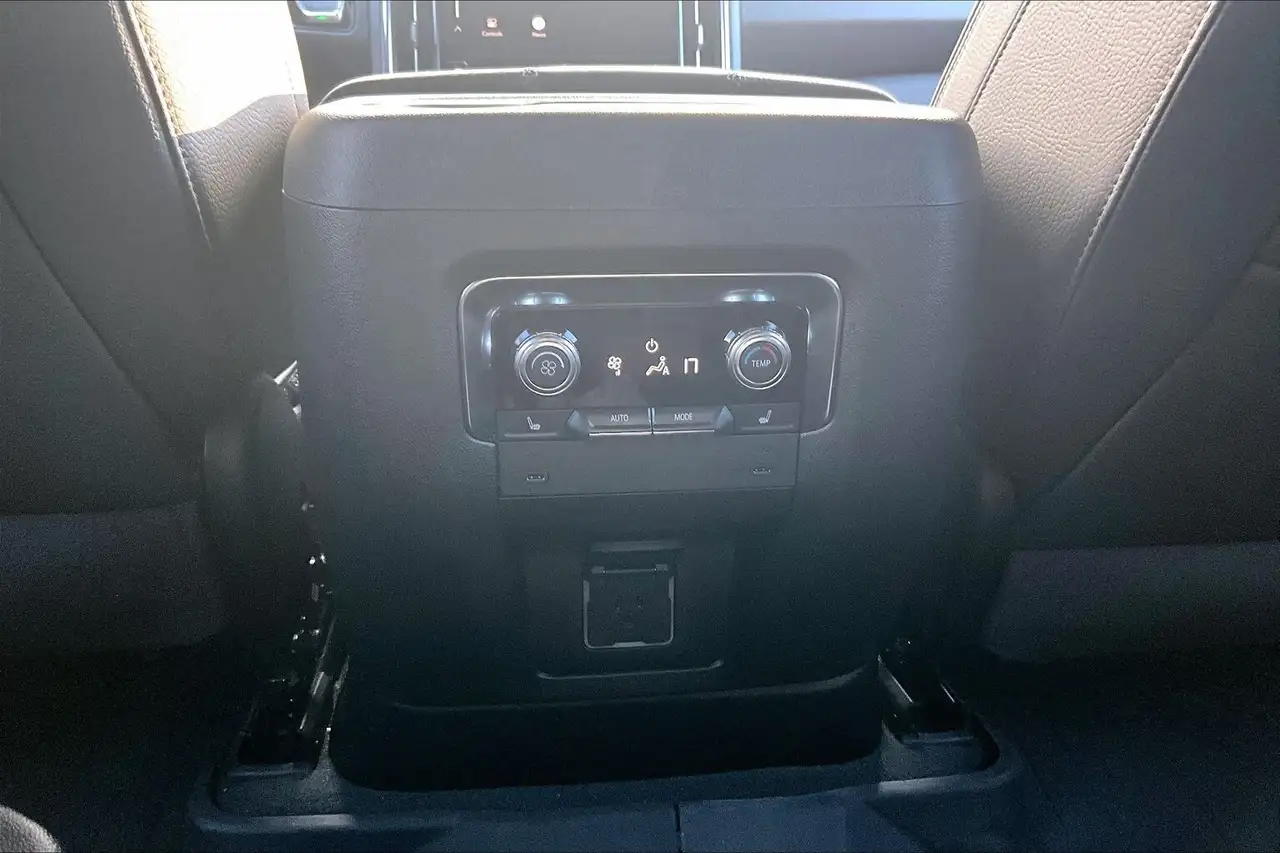 GMC Yukon снимка GMC Yukon