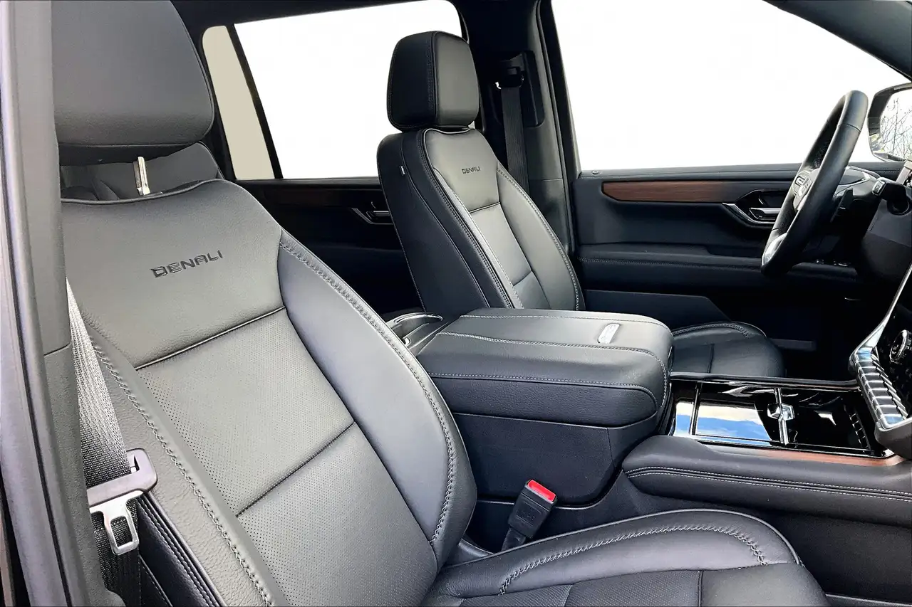 GMC Yukon снимка GMC Yukon