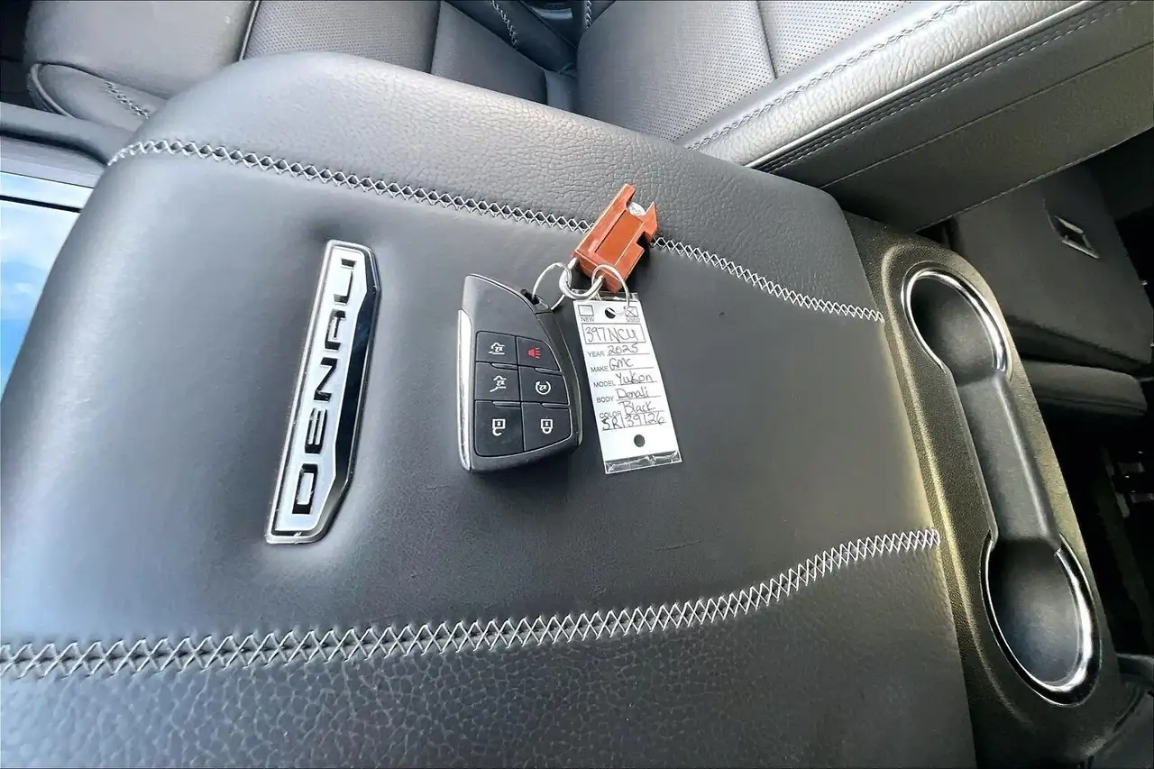 GMC Yukon снимка GMC Yukon