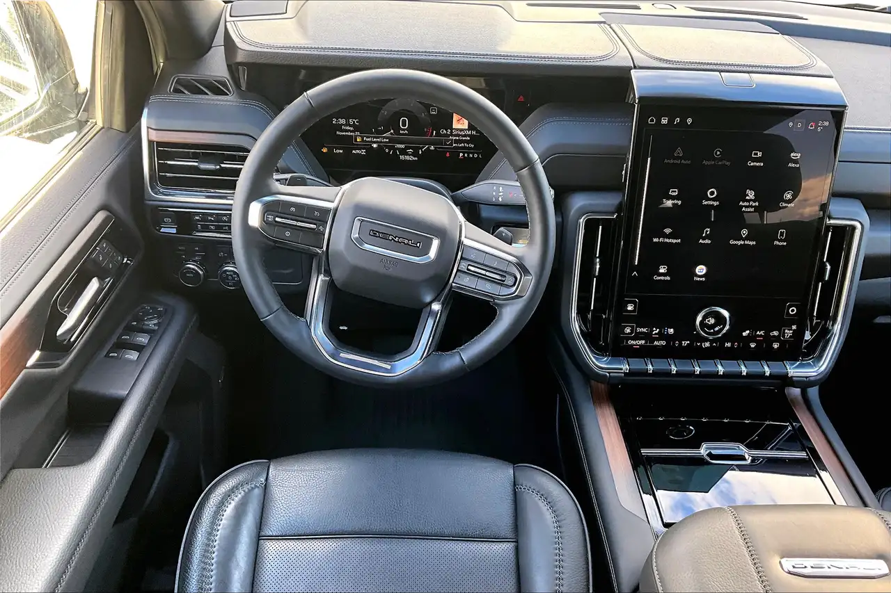 GMC Yukon снимка GMC Yukon
