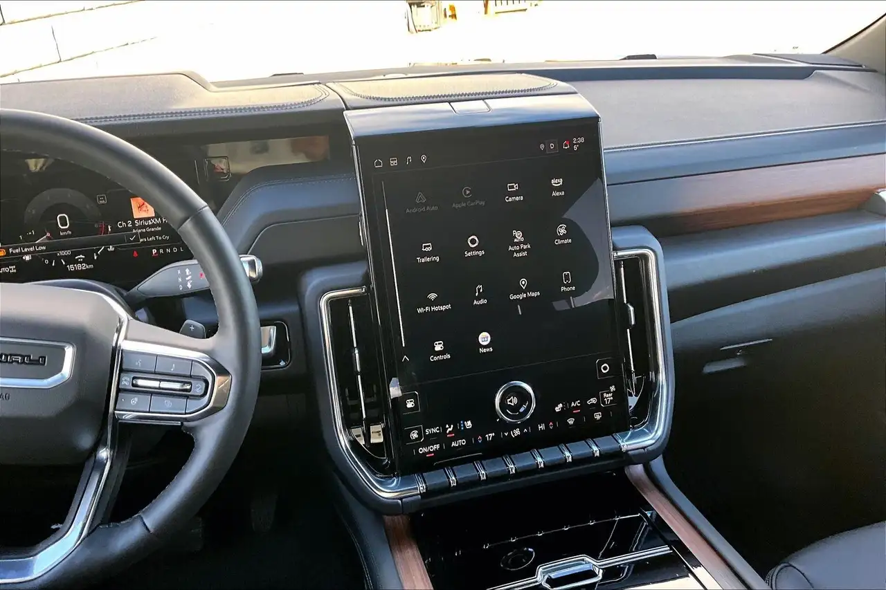 GMC Yukon снимка GMC Yukon