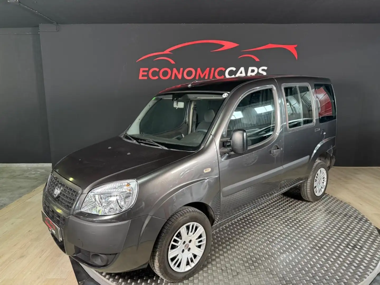 Fiat Dobló Cargo Combi 1.9Mjt Maxi Gris - 2