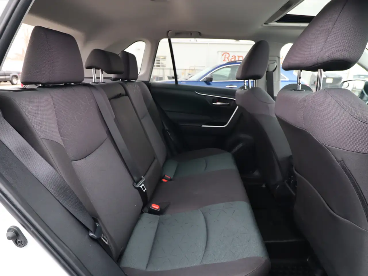 Toyota RAV 4 снимка Toyota RAV 4