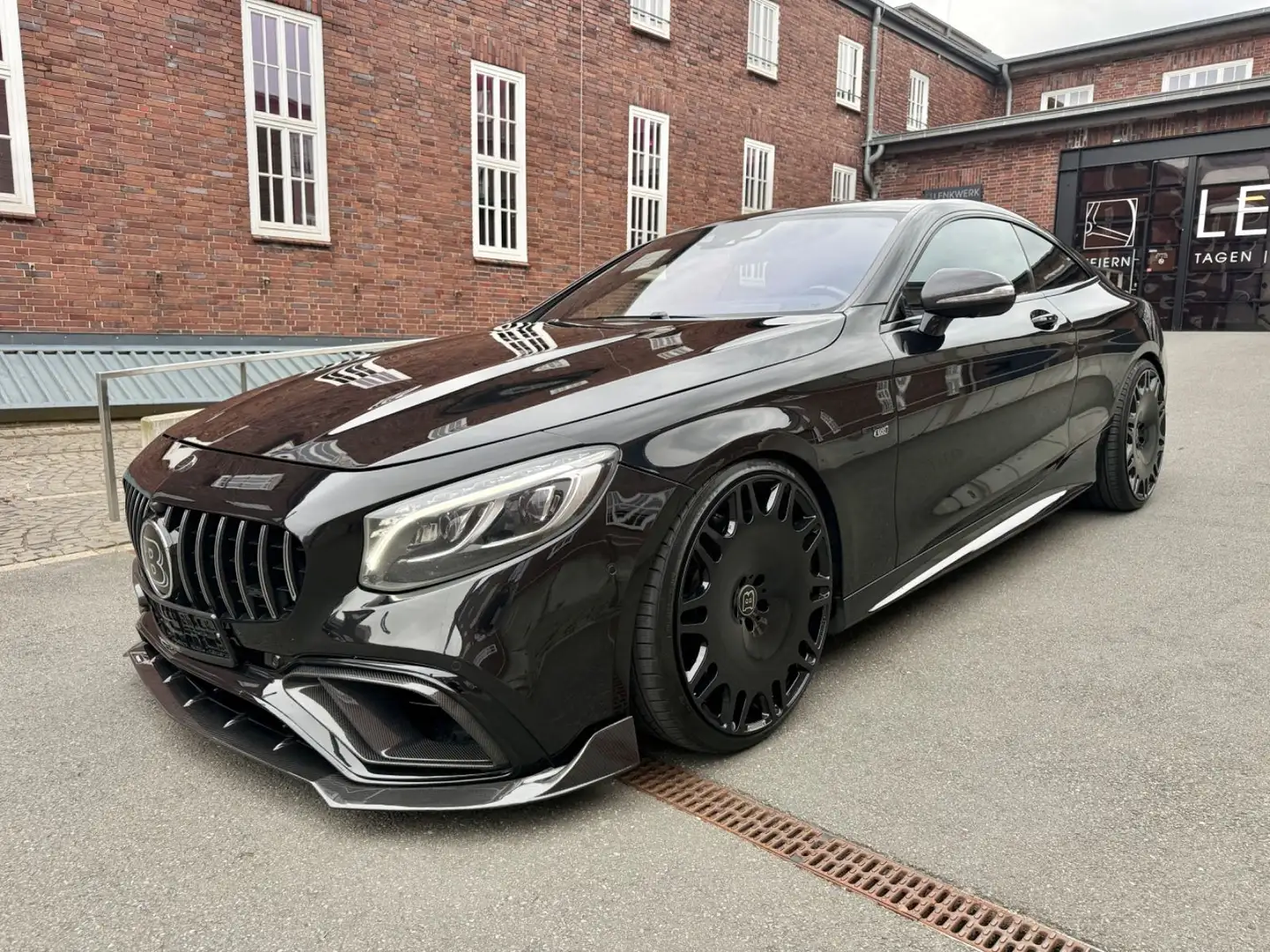 Mercedes-Benz S 63 AMG Coupe BRABUS 900 Carbon Burmester  PANO Schwarz - 1