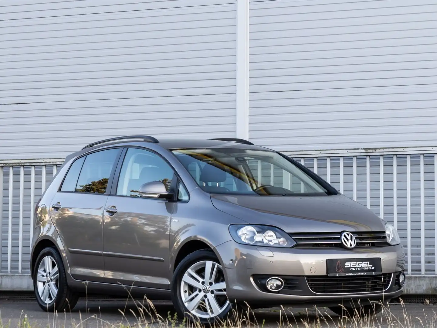 Volkswagen Golf Plus VI Life 1.4TSI*DSG*NAVI*SHZ*PDC* Braun - 1