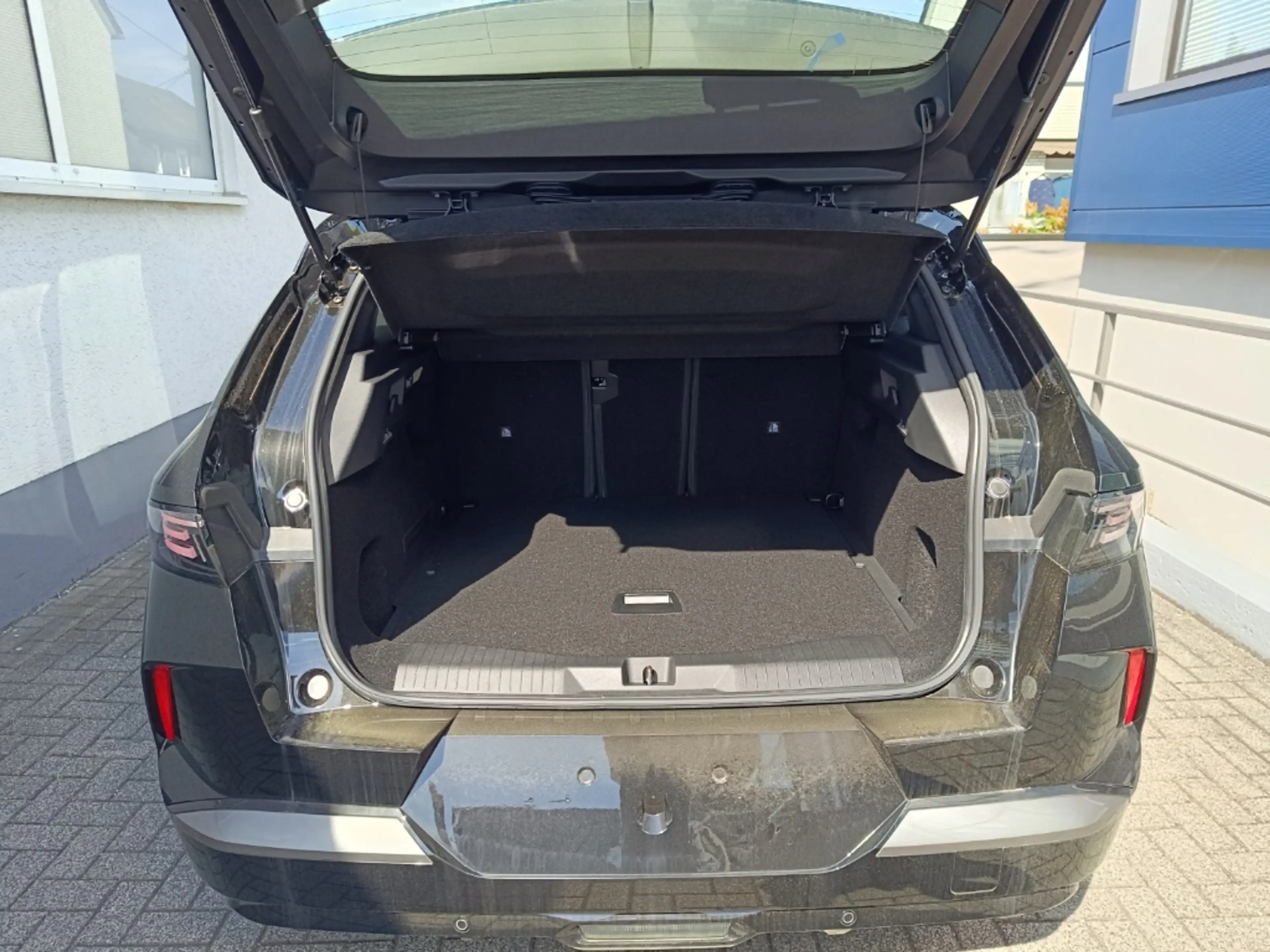 Opel Grandland Electric — photo 8