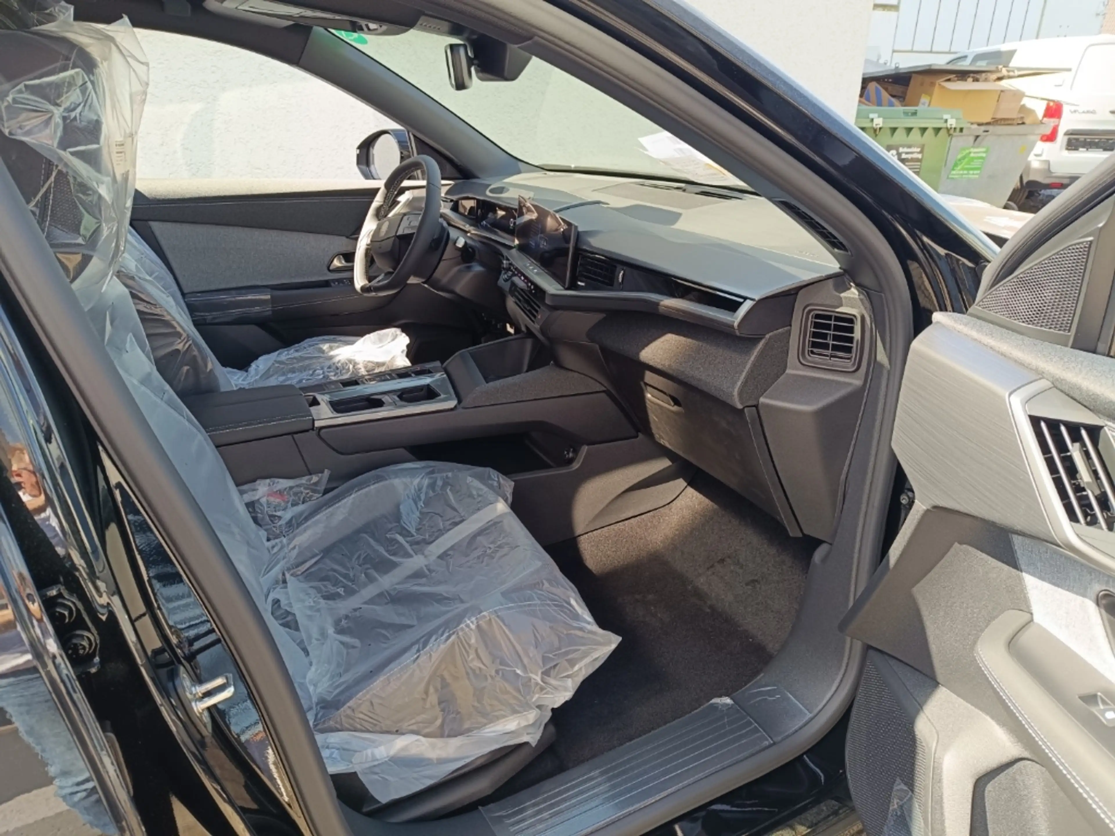 Opel Grandland Electric — photo 12