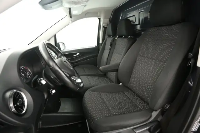 Mercedes-Benz Vito view 9