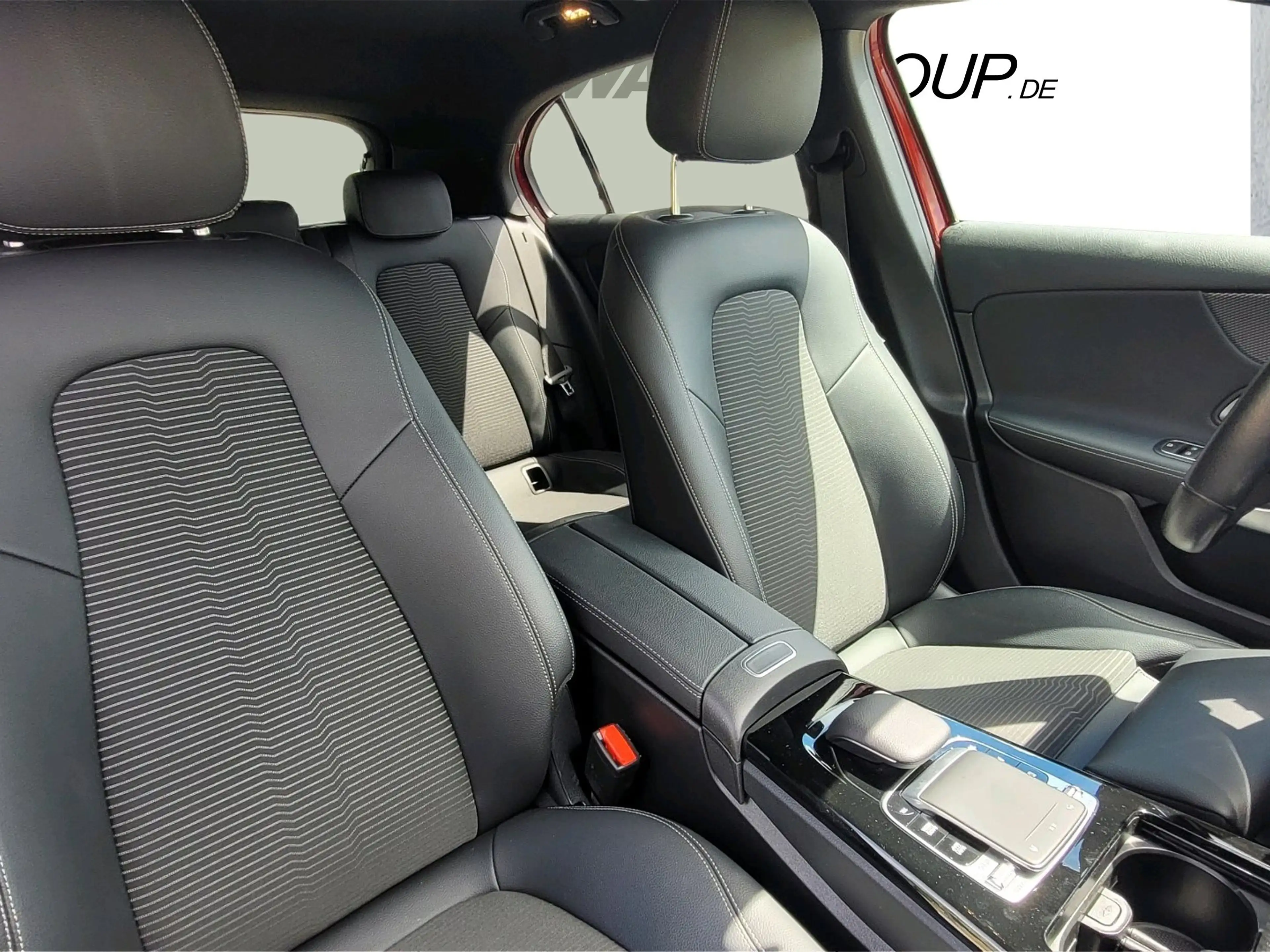 Mercedes-Benz A 220 4Matic — photo 12