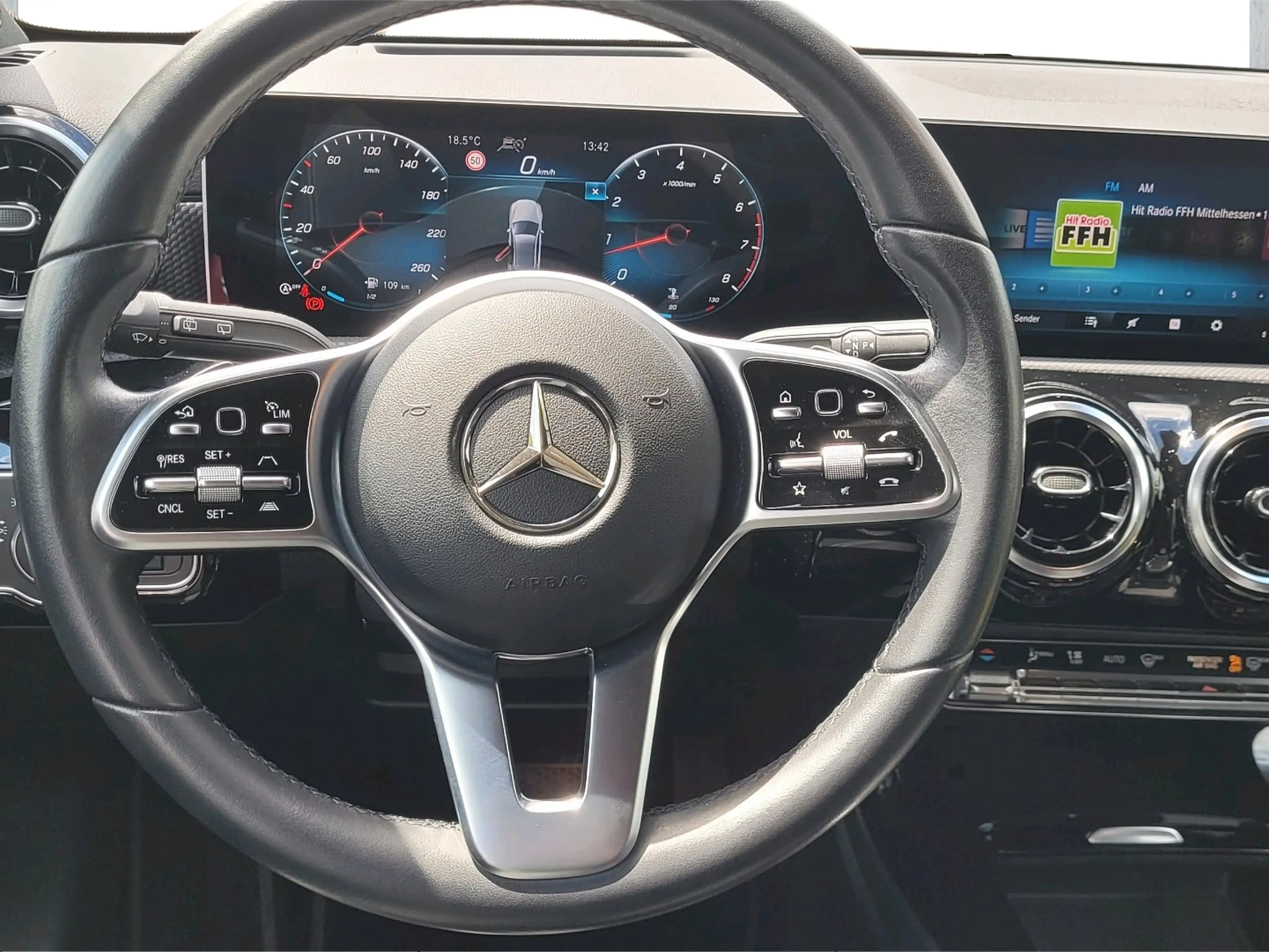 Mercedes-Benz A 220 4Matic — photo 10