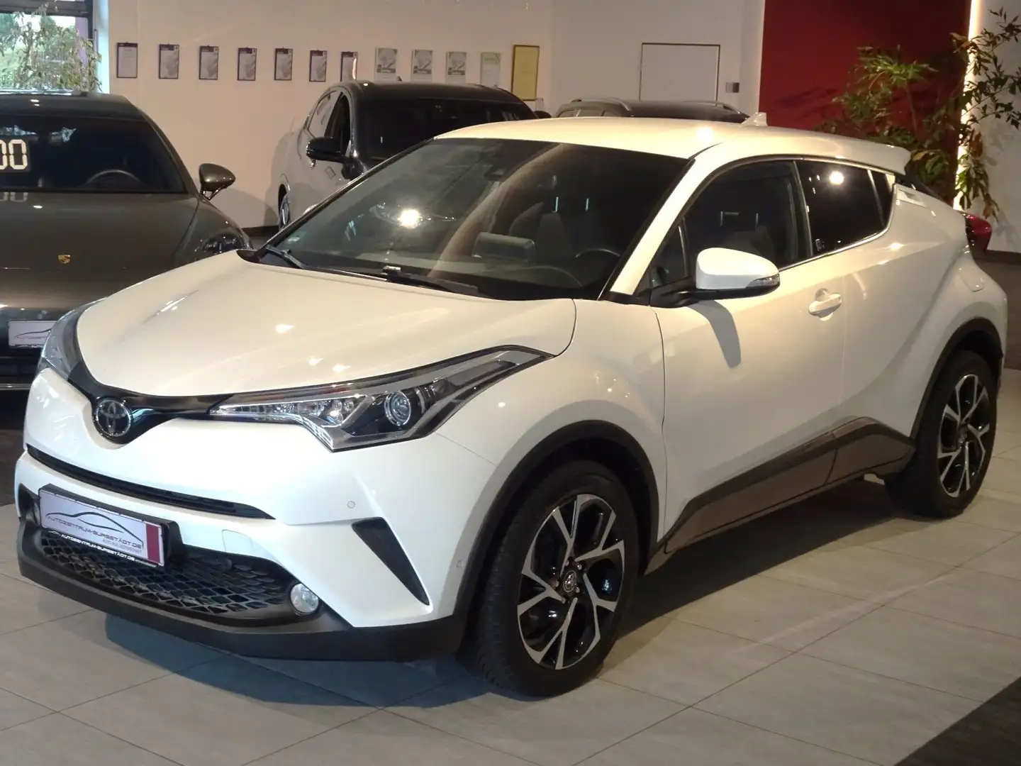 Toyota C-HR 1,2 Turbo Team D Weiß - 1