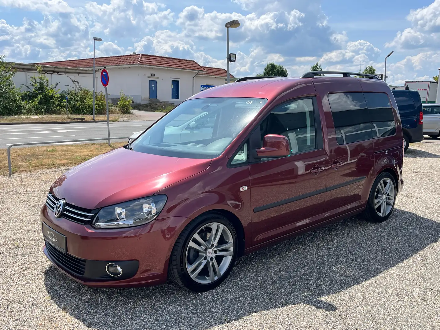 Volkswagen Caddy 1.6 TDI  Edition 30 Rot - 1