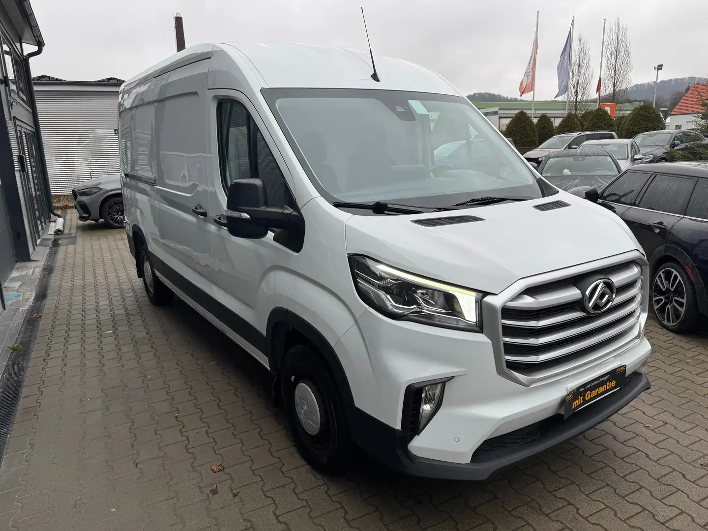 Maxus Deliver 9 Service.Neu Netto.12176€ Deliver9 Transporter Blanc - 2