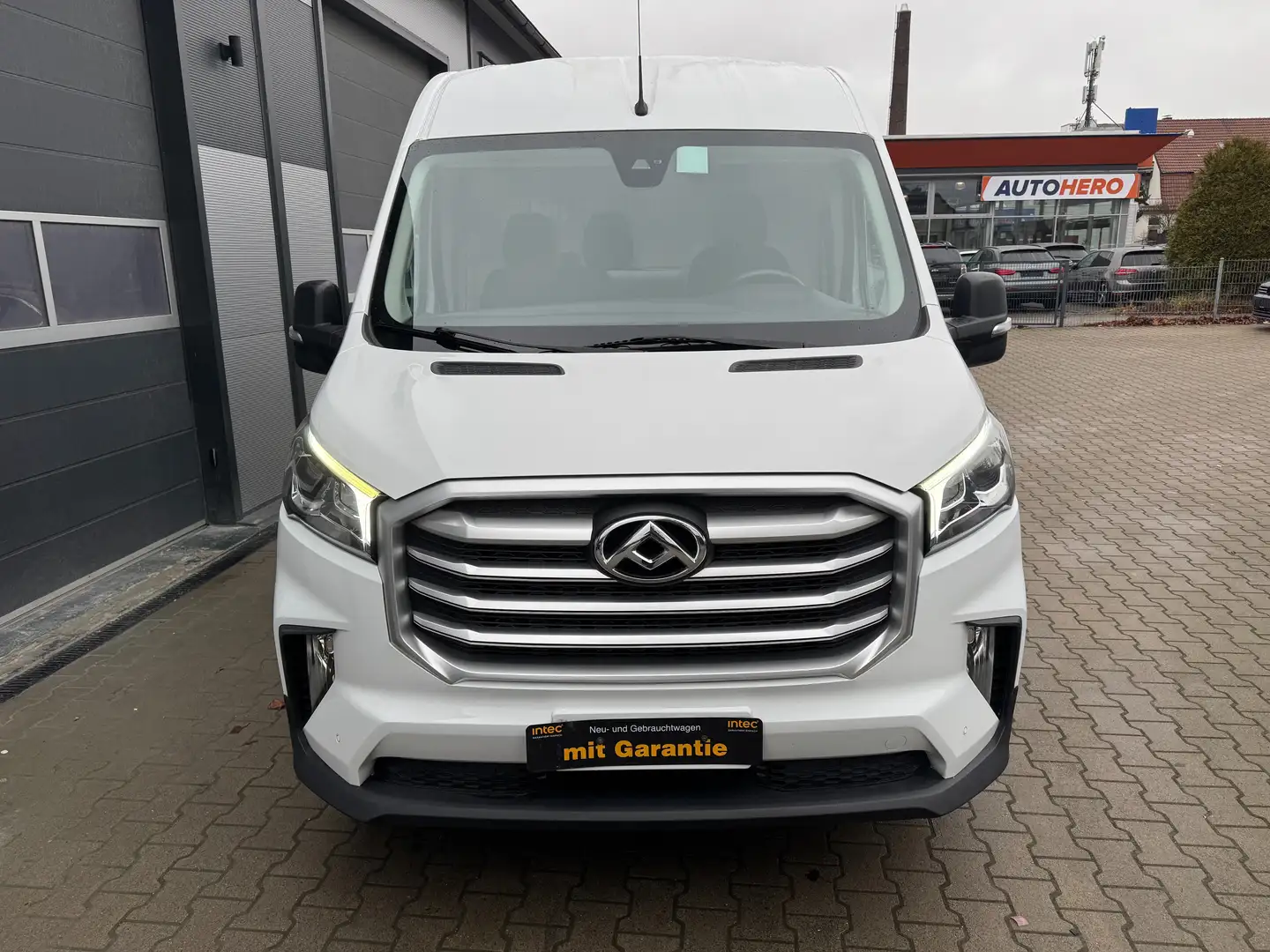 Maxus Deliver 9 Service.Neu Netto.12176€ Deliver9 Transporter Blanc - 1
