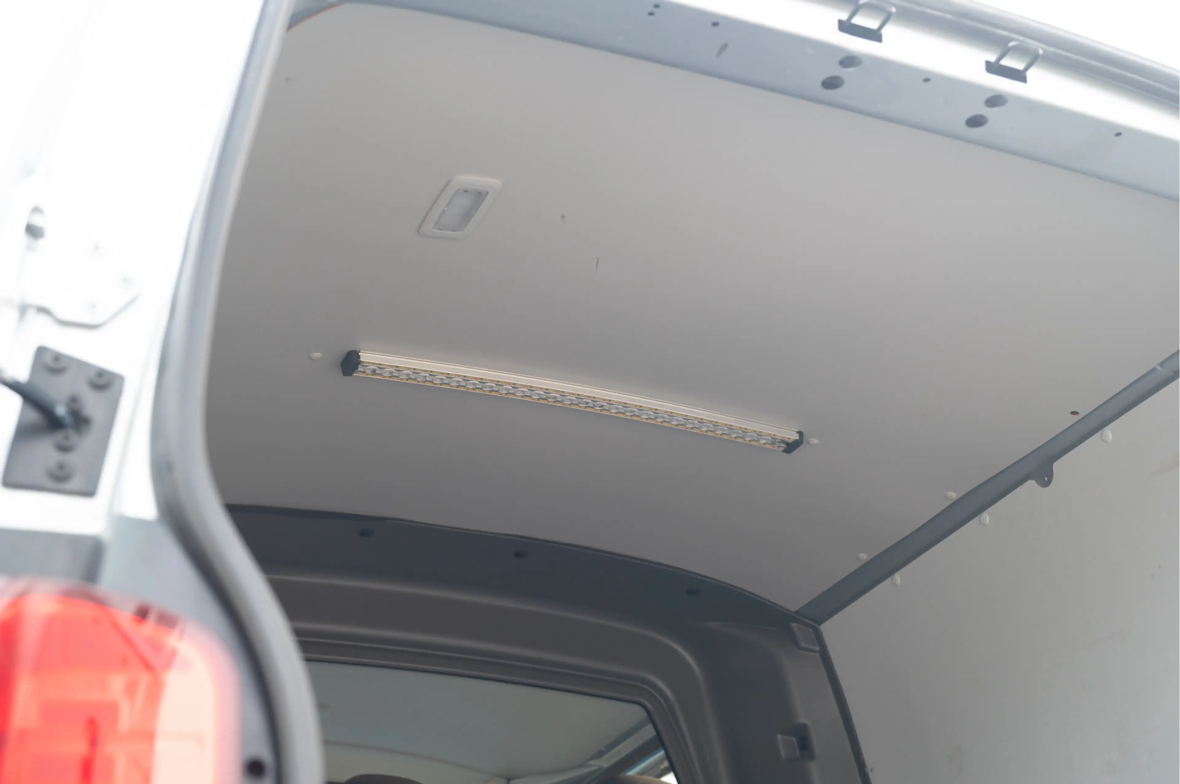 Volkswagen T6.1 Transporter 2.0 TDI L2H1 30 DC Comfortline | Navi | Camera | P — photo 13