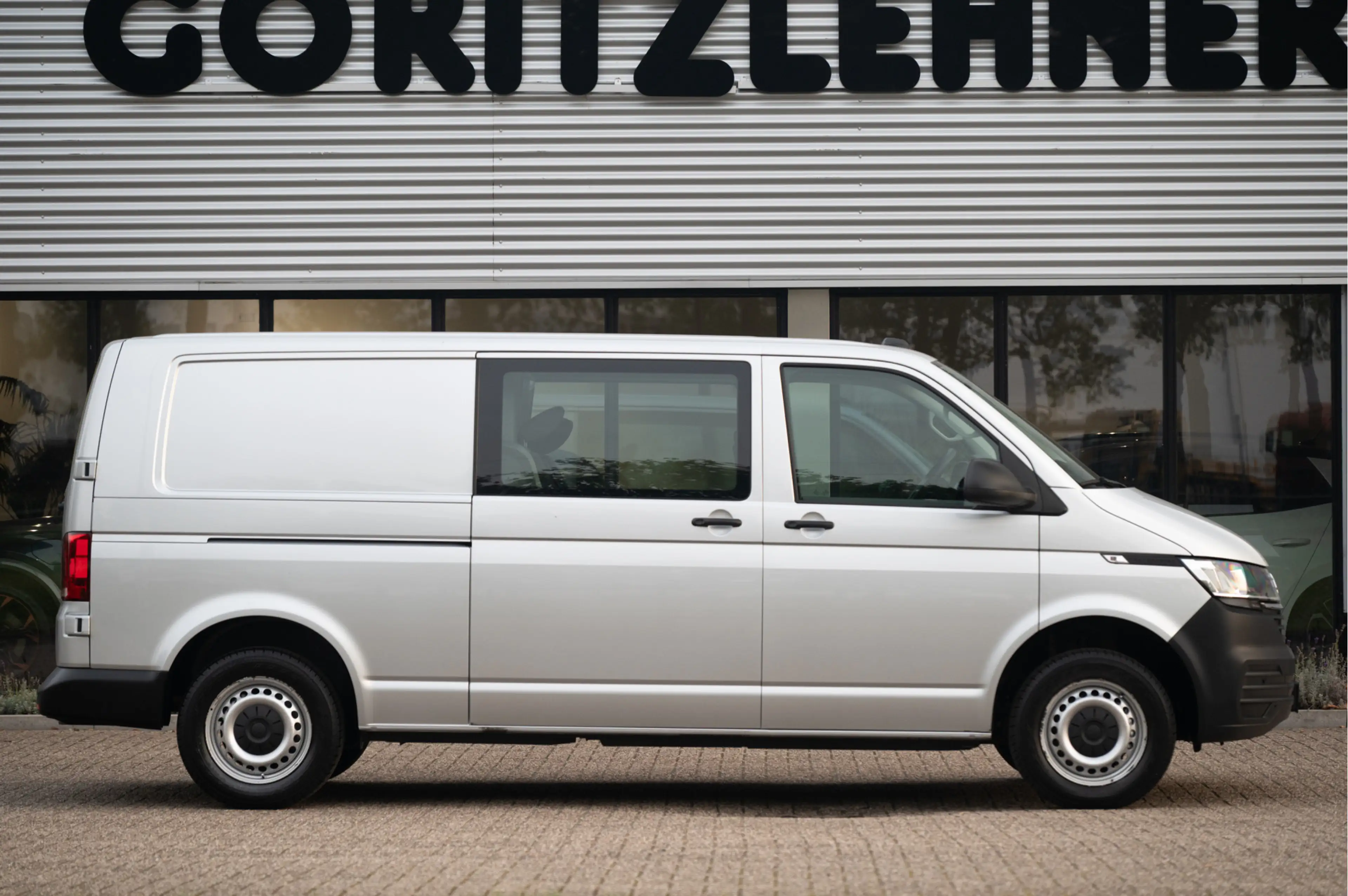 Volkswagen T6.1 Transporter 2.0 TDI L2H1 30 DC Comfortline | Navi | Camera | P — photo 5