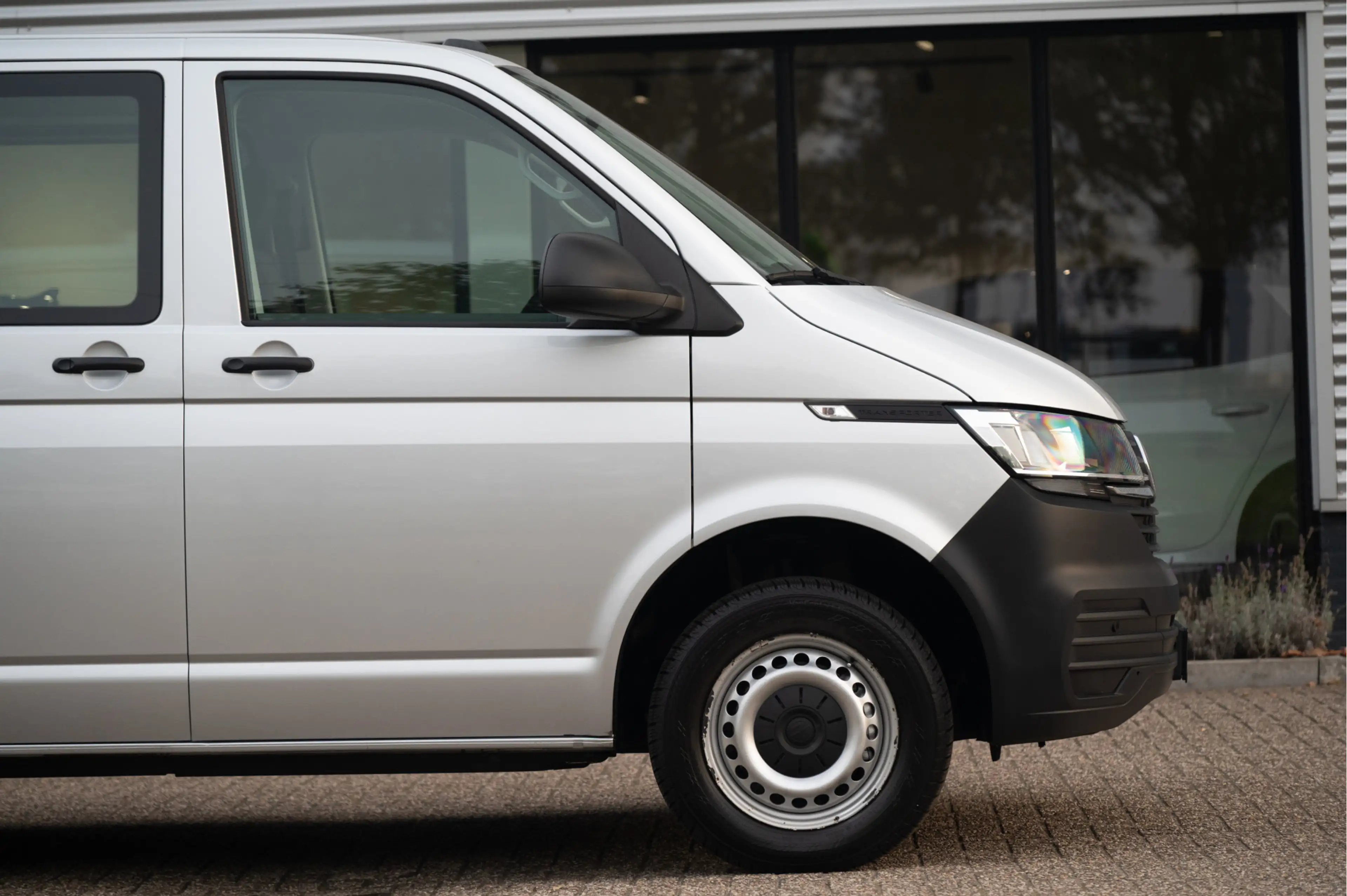 Volkswagen T6.1 Transporter 2.0 TDI L2H1 30 DC Comfortline | Navi | Camera | P — photo 6