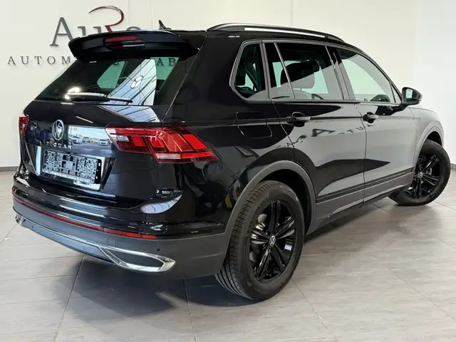 Volkswagen Tiguan view 4