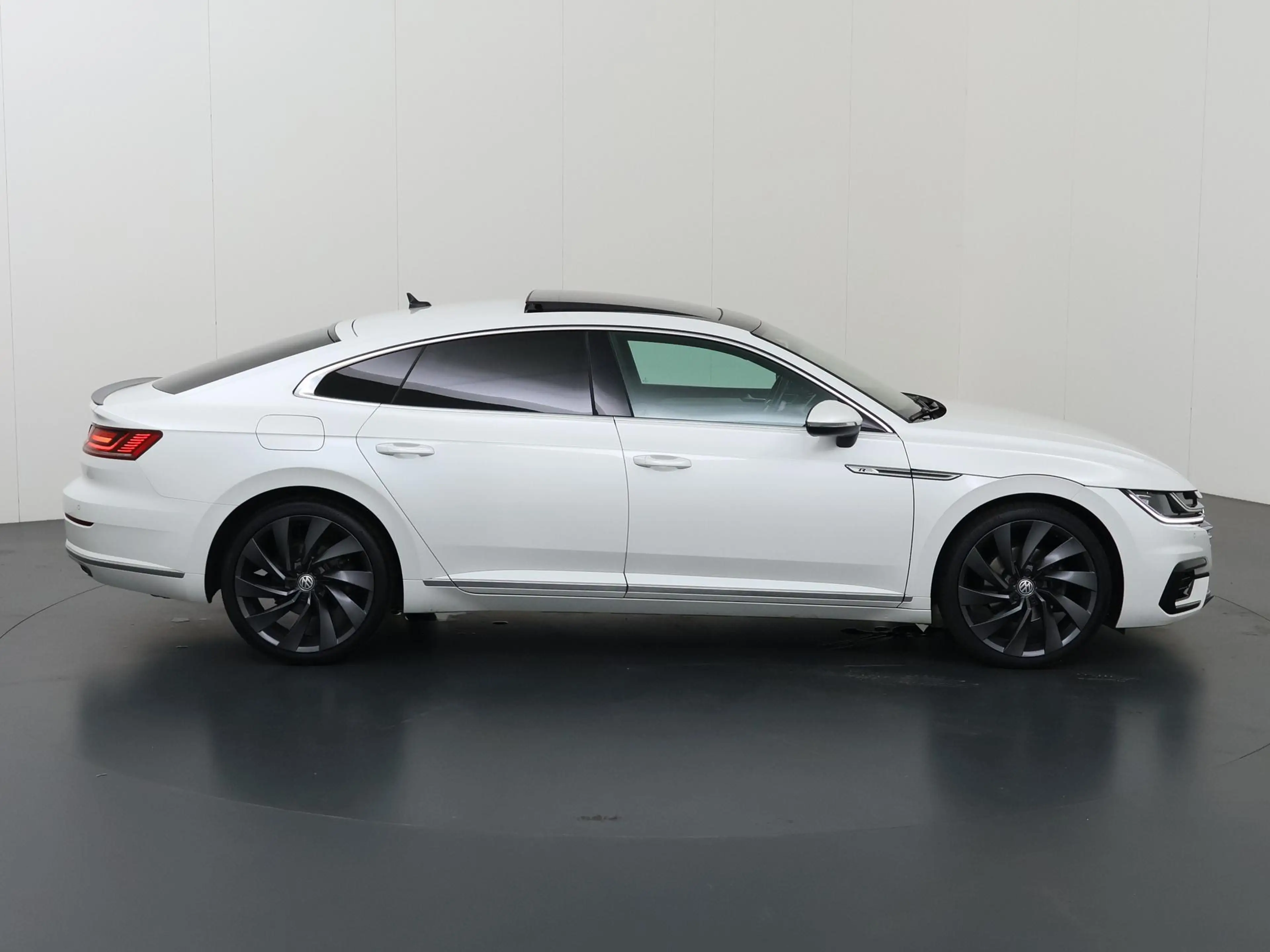Volkswagen Arteon 2.0 TSI Business R Exclusive 190pk | Panoramadak | — photo 6