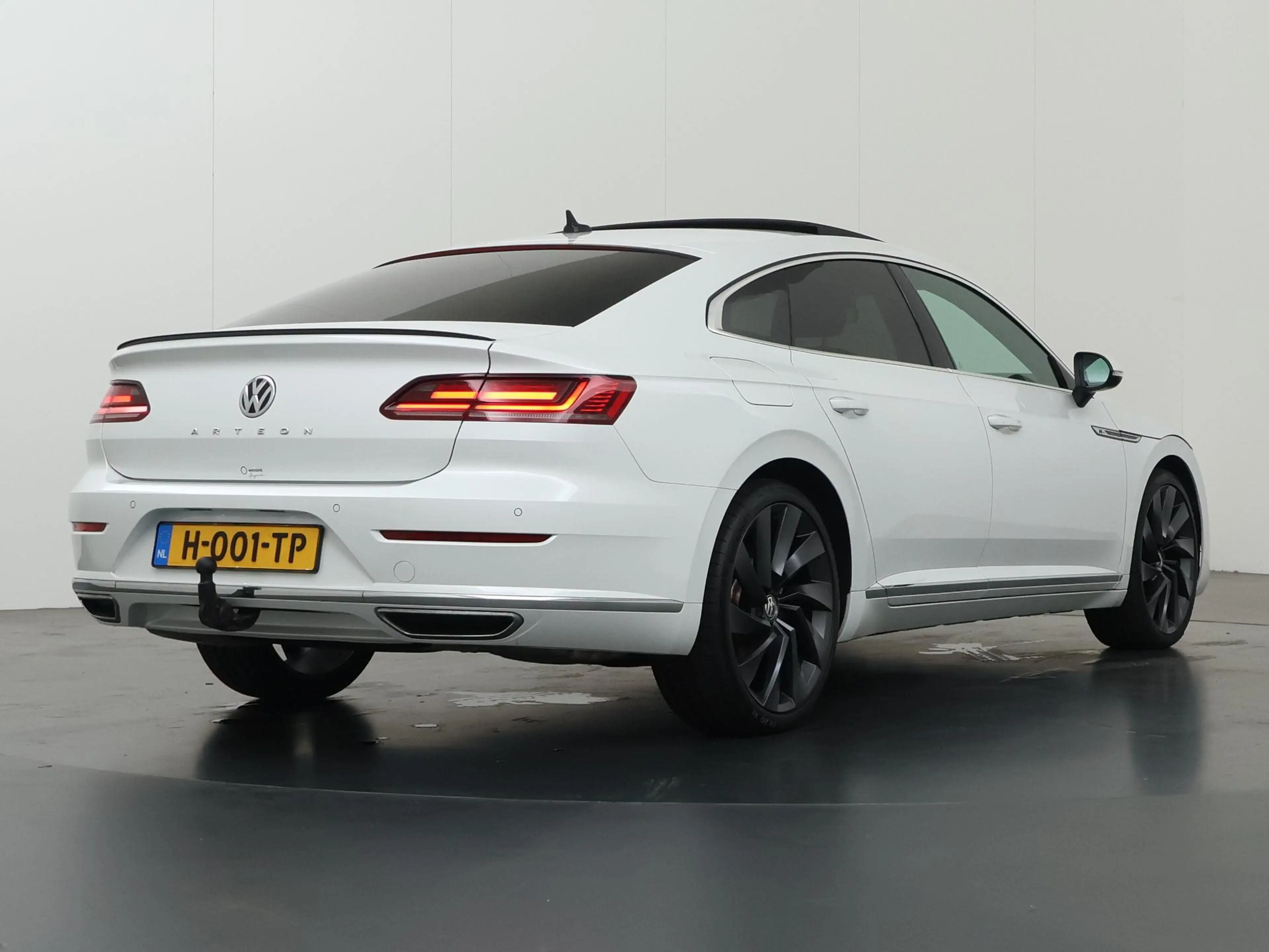 Volkswagen Arteon 2.0 TSI Business R Exclusive 190pk | Panoramadak | — photo 2