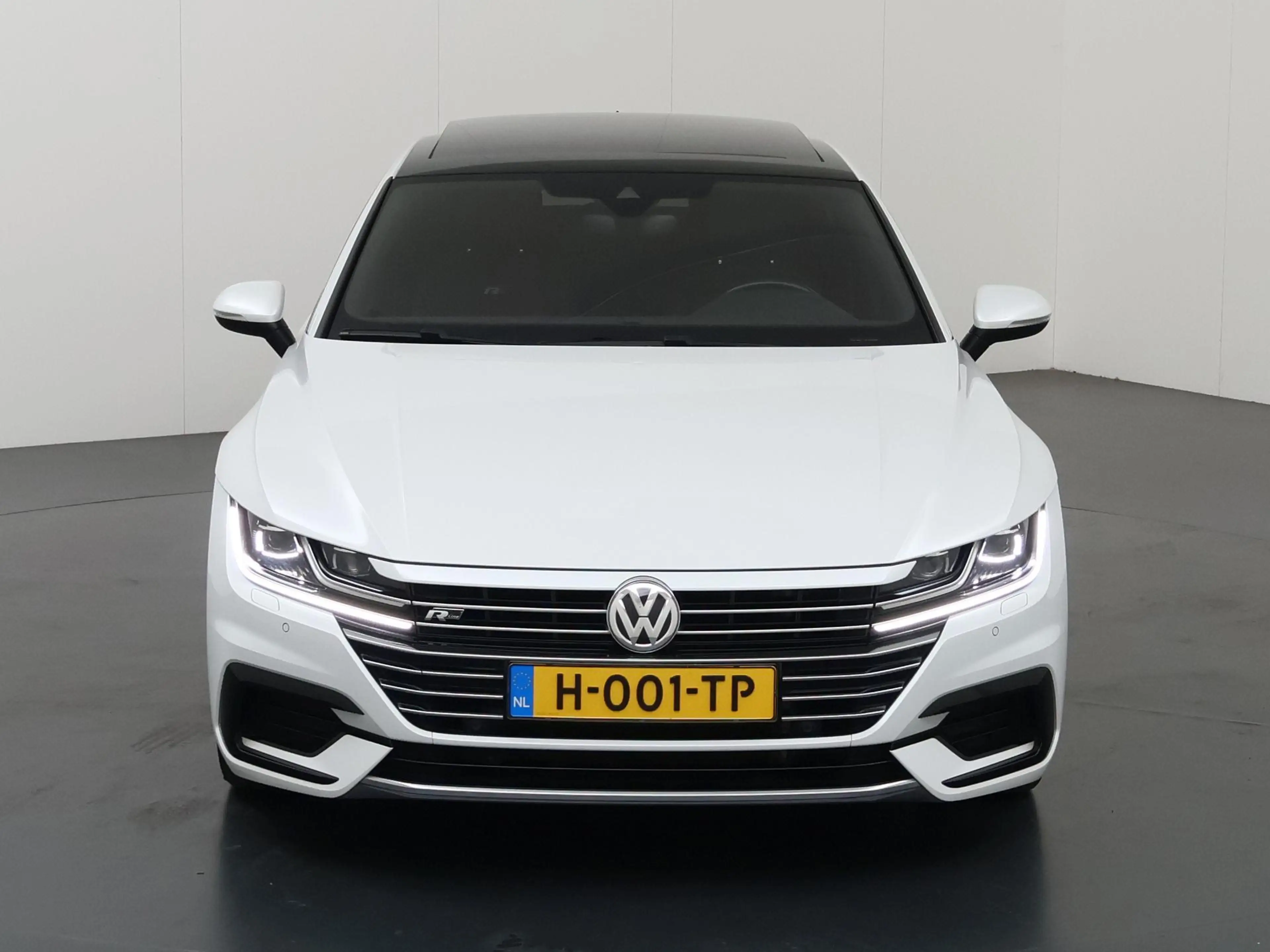 Volkswagen Arteon 2.0 TSI Business R Exclusive 190pk | Panoramadak | — photo 3