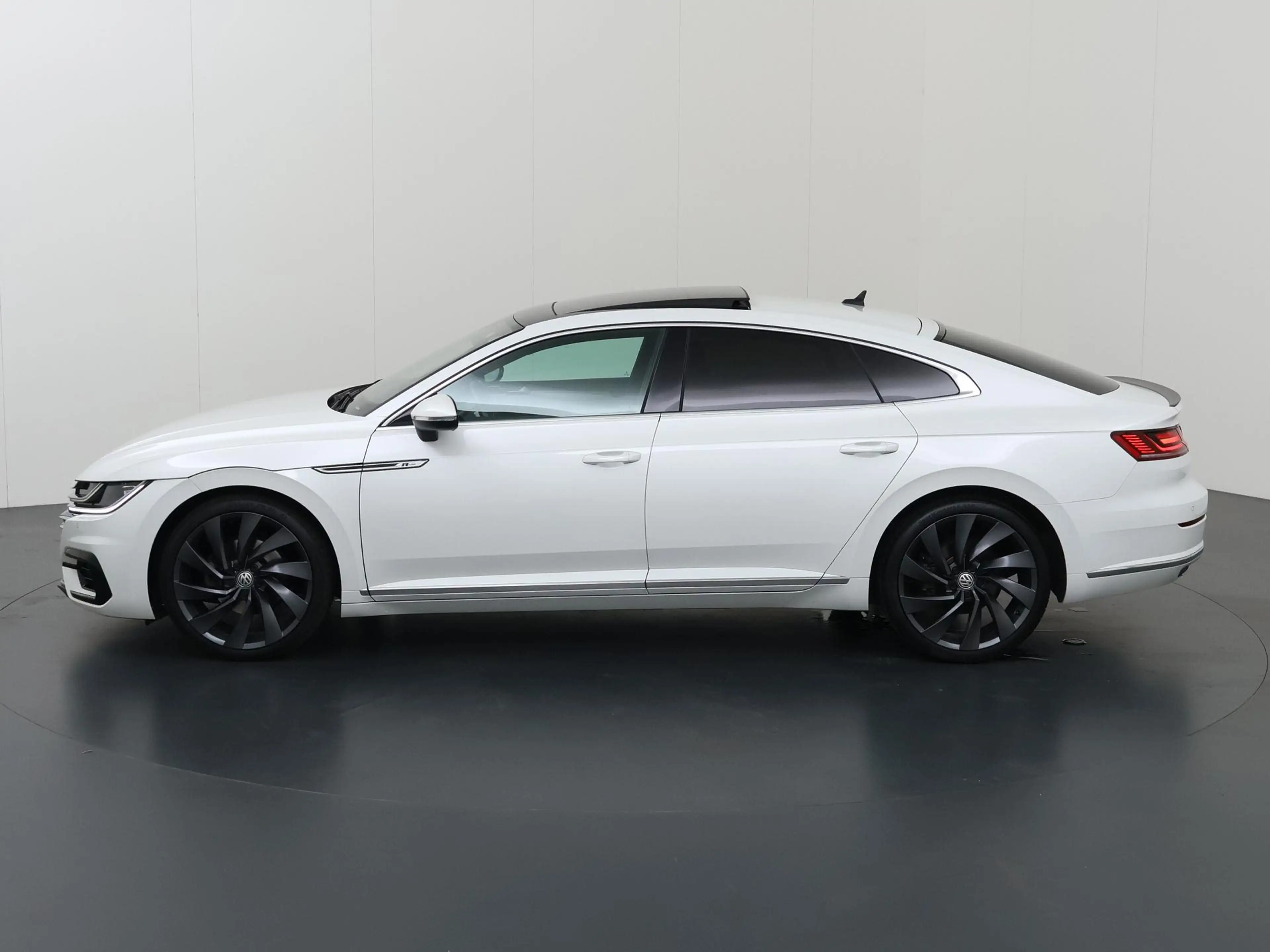 Volkswagen Arteon 2.0 TSI Business R Exclusive 190pk | Panoramadak | — photo 5